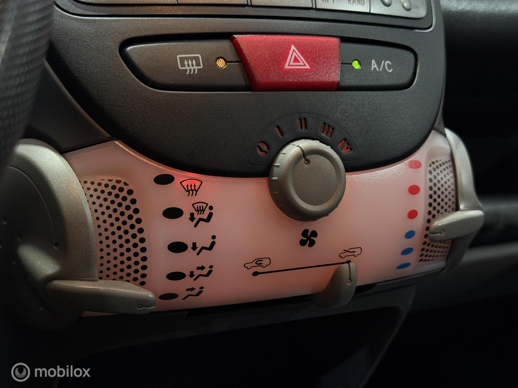 Toyota Aygo 1.0-12v Aspiration Red Navigator|Automaat|NAP|Navi