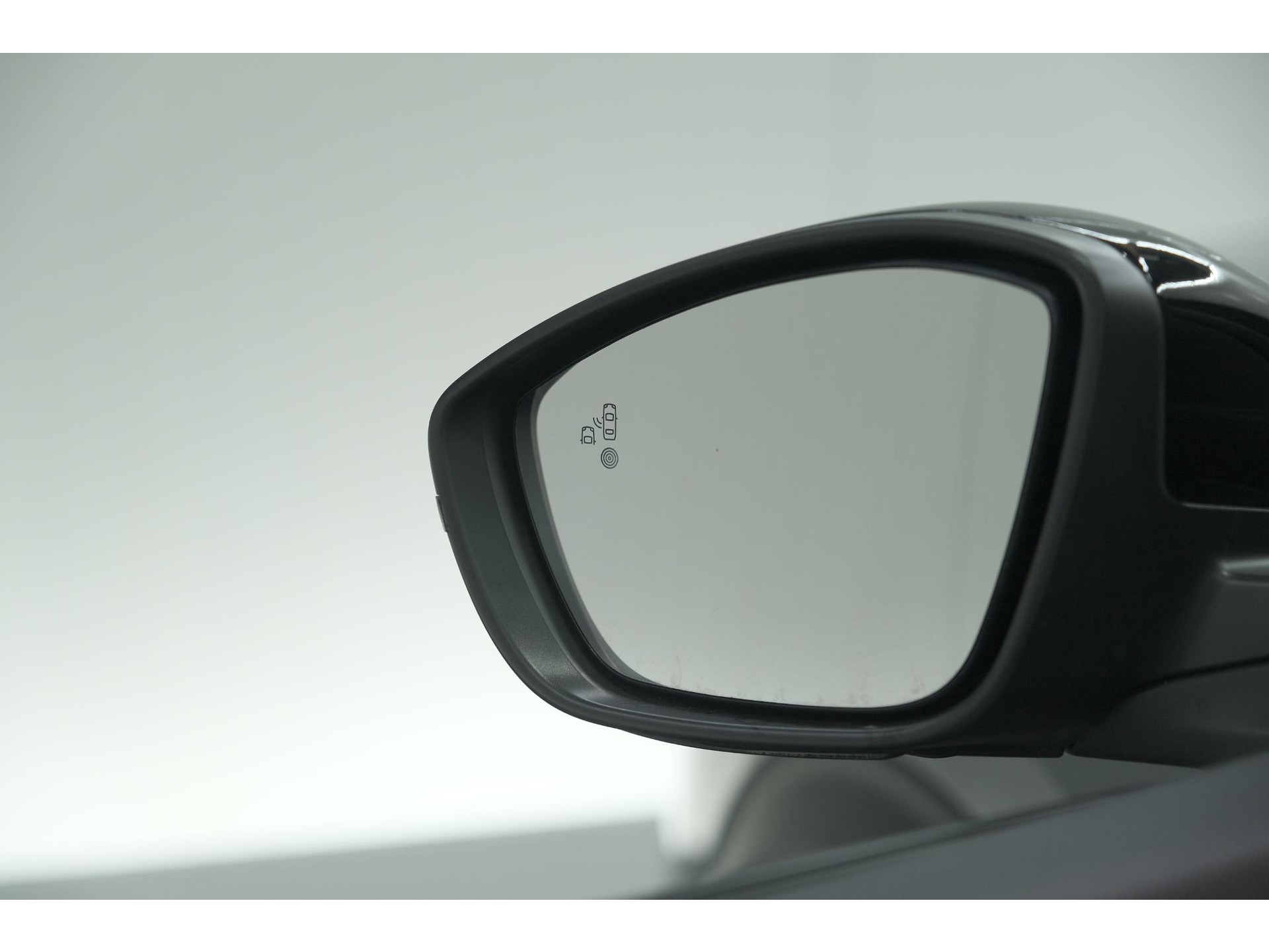 Peugeot 2008 1.2 Hybrid 136 GT | 360 Camera | Adaptieve Cruise Control | Navigatie | Dodehoekdetectie