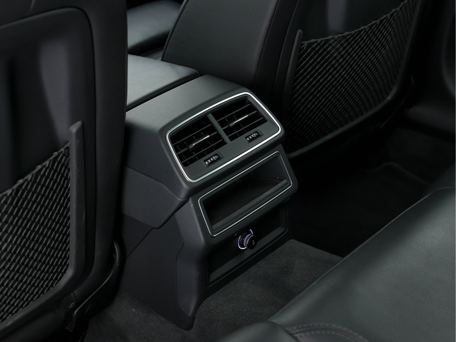 Audi A6 40 TDI Sport Launch-Edition Mild-Hybrid (INCL-BTW) Aut * LEATHER-ALCANTARA | DIGI-COCKPIT | FULL-LED | NAVI-FULLMAP | MEMORY-PACK | HEATED-SPORTSEATS | AUDI-SOUND | KEYLESS | CRUISE | LANE-ASSIST | PDC | ECC | 19"ALU*