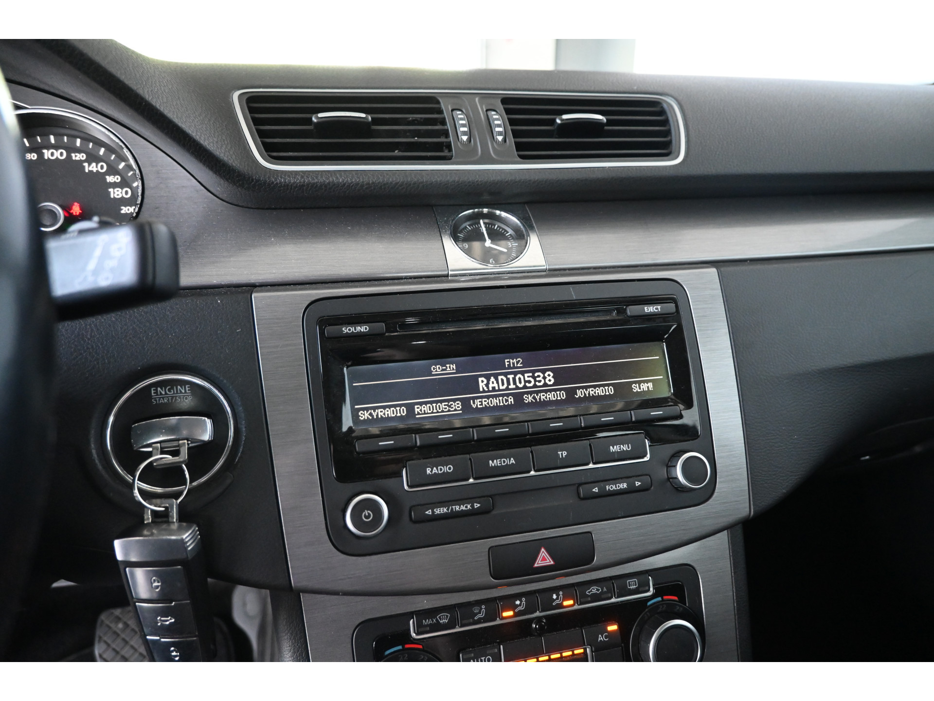 Volkswagen Passat Variant 1.4 TSI Comfortline BlueMotion Automaat Clima Cruise control Trekhaak Lichtmetaal Inruil Mogelijk!