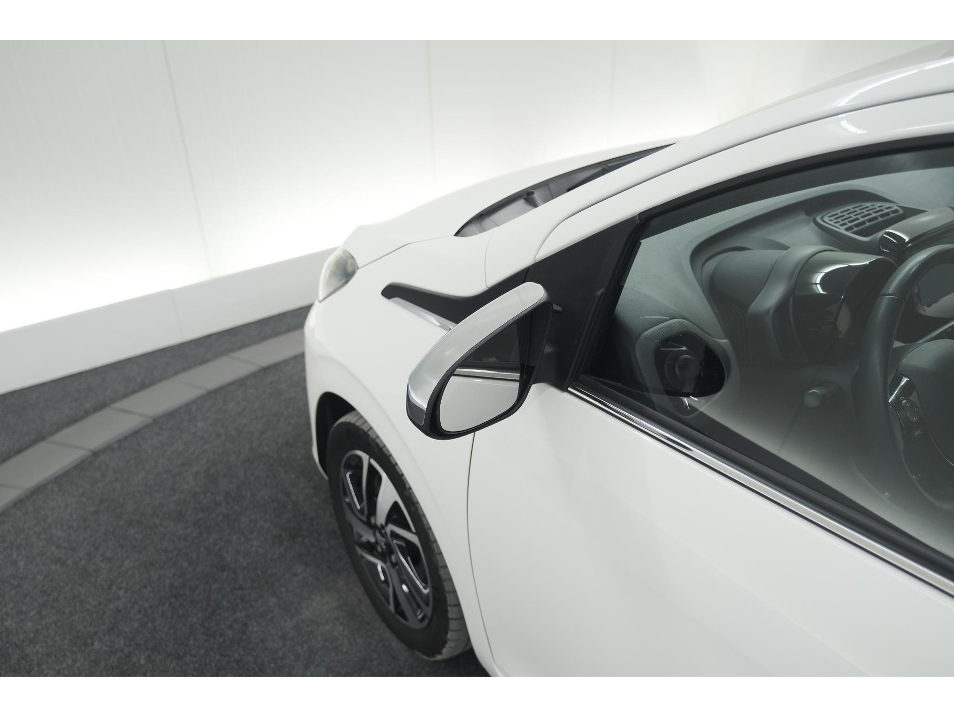 Peugeot 108 1.0 e-VTi Allure TOP! | Elektrisch Vouwdak | Camera | Navigatie | Climate Control