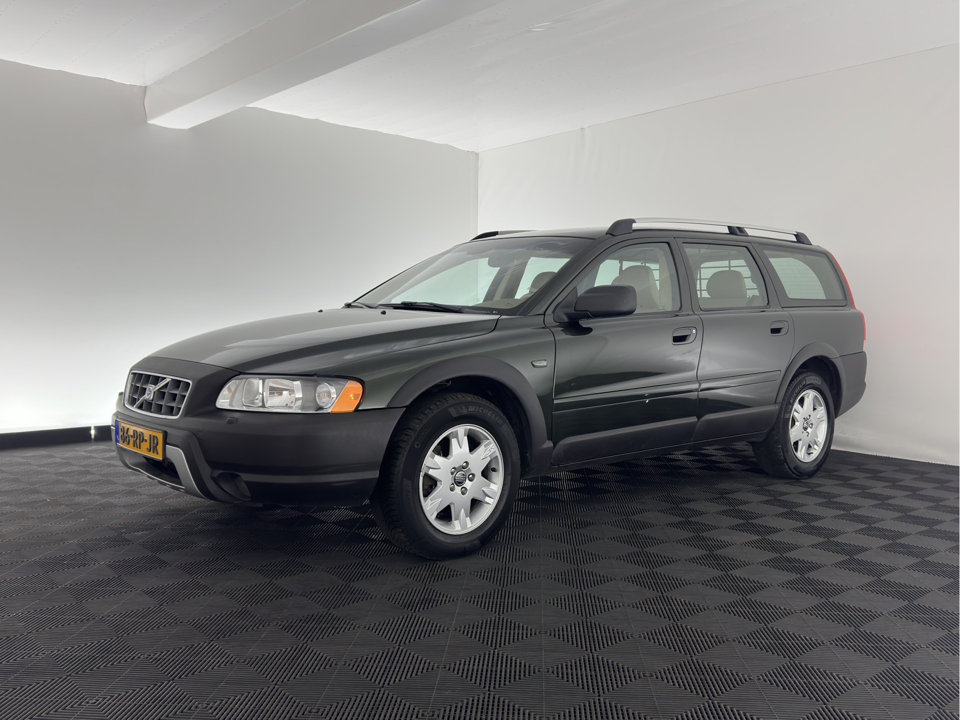 Volvo XC70 2.4D Summum AWD Aut. *LEATHER | ECC | HEATED-COMFORTSEATS | CRUISE | NAVIGATION | TOWBAR | 16''ALU *
