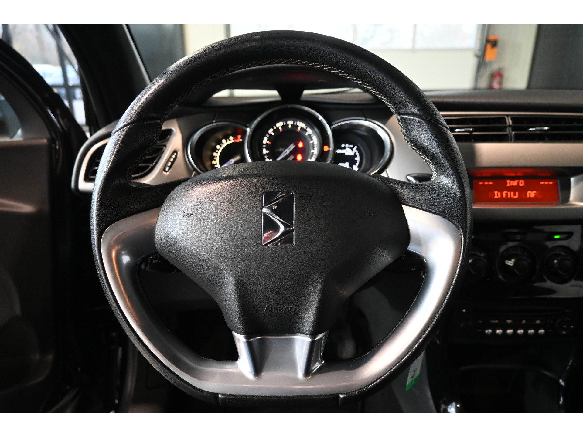 Citroën DS3 DS So Chic Airco Cruise Control LED Rijklaaprijs Inruil Mogelijk!