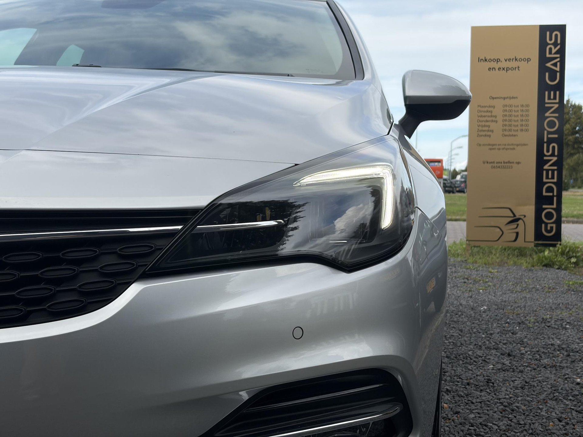 Opel Astra Sports Tourer 1.2 Business Executive ✓1e Eigenaar✓146pk✓Camera✓Trekhaak✓Carplay✓Airco✓Cruise✓Pdc V+A✓Lm velgen✓Comfortstoelen✓6 Bak✓N.A.P✓Nieuwe Apk bij Aflevering