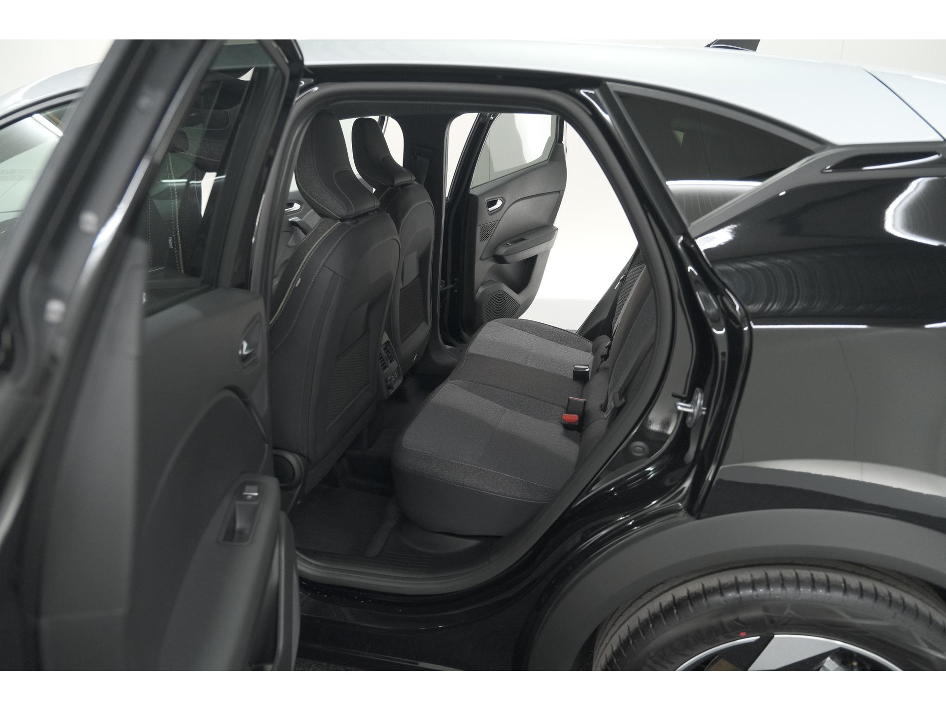 Renault Captur 1.6 E-Tech full hybrid 145 Techno | 360 Camera | Adaptieve Cruise Control | Apple Carplay | 18 Inch Lichtmetalen Velgen
