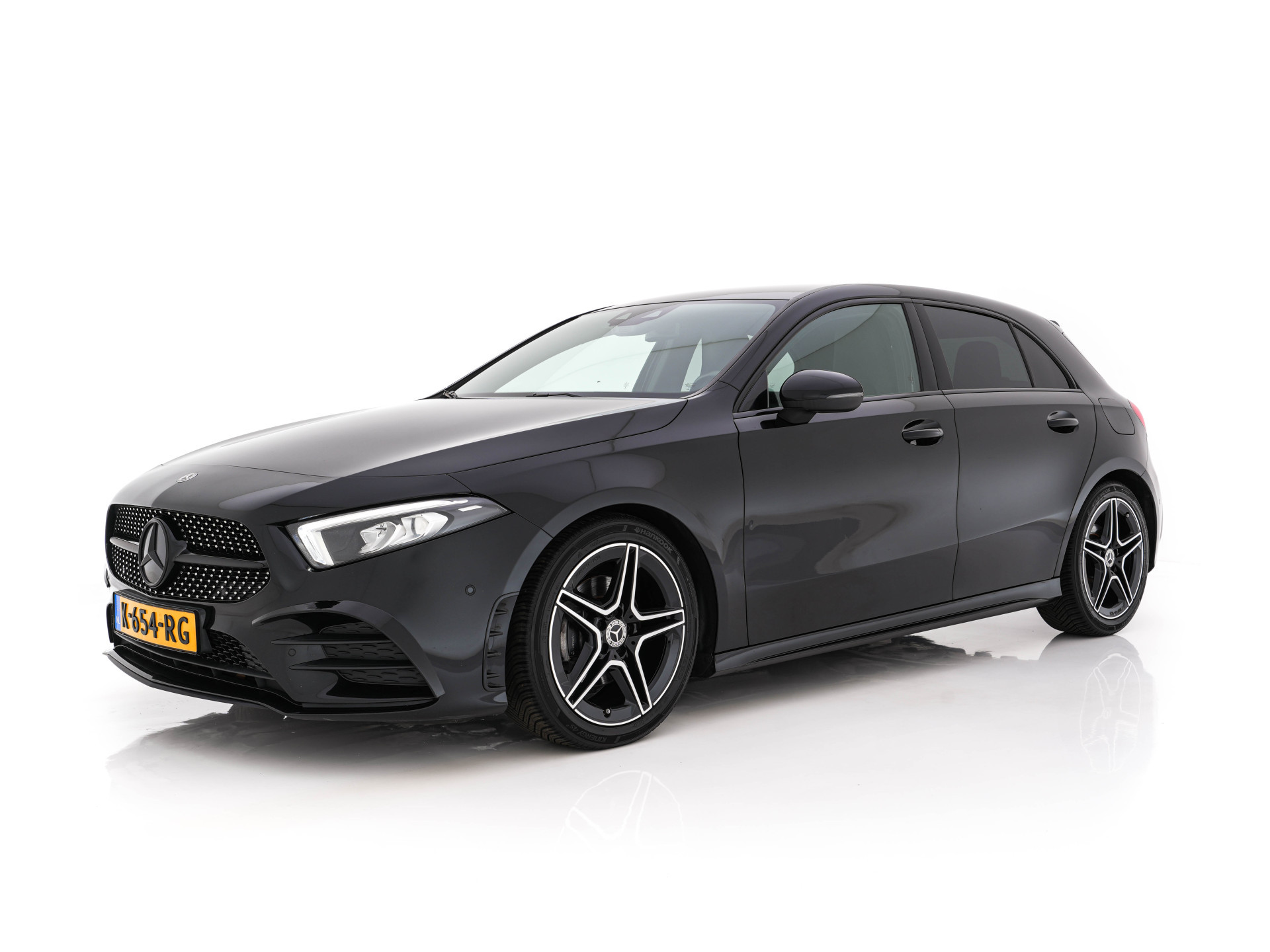 Mercedes-Benz A-klasse 160 AMG-Sportpack Business-Solution (INCL-BTW) *WIDESCREEN-DIGI-COCKPIT | FULL-LED | LEATHER-MICROFIBRE | CAMERA | DYNAMIC-SELECT | CRUISE | HEATED-SPORTSEATS | PRIVACY-GLASS | DAB | AMBIENT-LIGHT | 18"ALU*