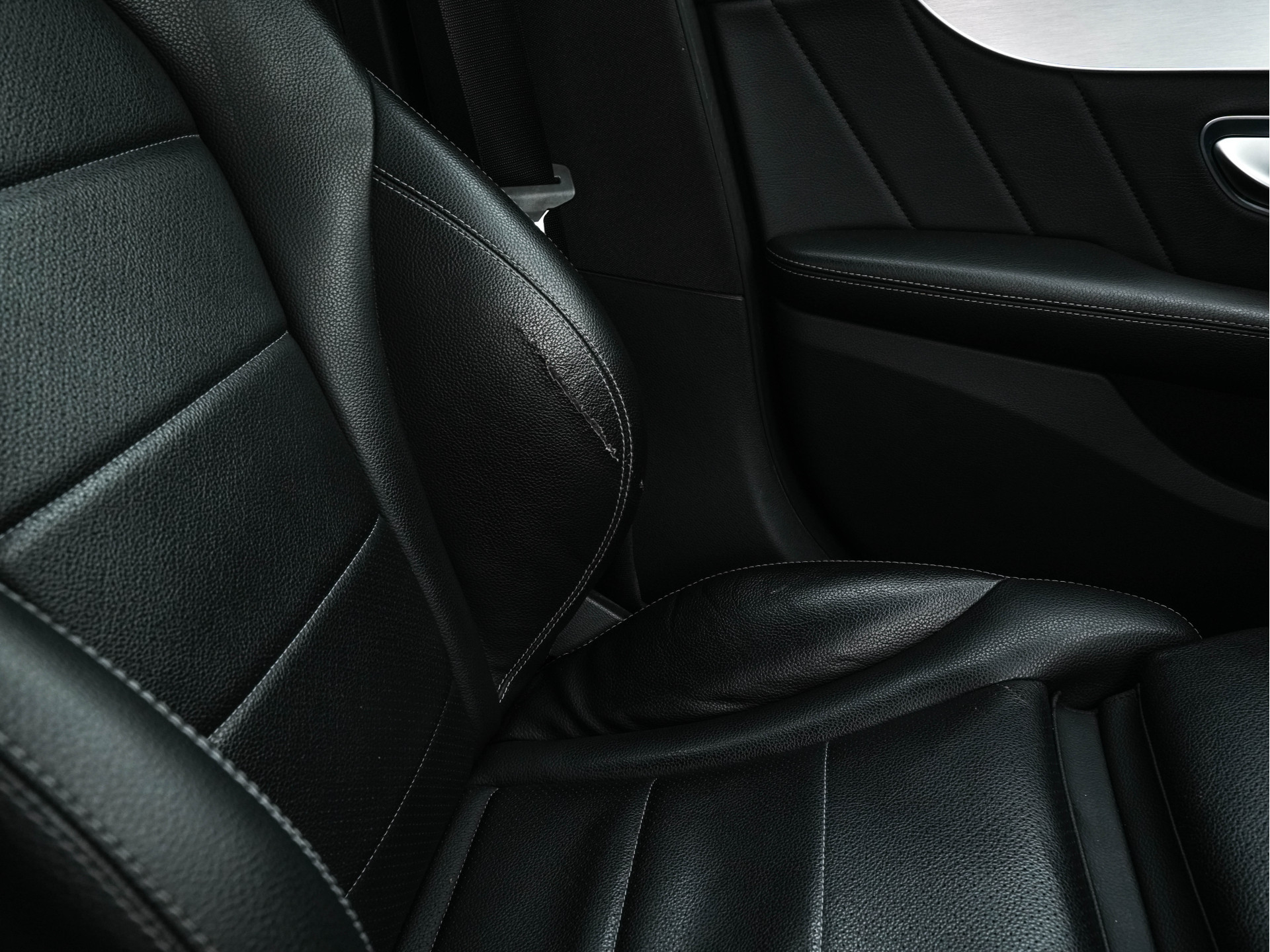 Mercedes-Benz C-klasse 300 CDI HYBRID Lease Edition AMG-Sport-Pack Aut. *FULL-LED | ARTICO-FULL-LEATHER | NAVI-FULLMAP | SPORT-SEATS | ECC | SHIFT-PADDLES | PDC | CRUISE | CAMERA | 18''ALU *