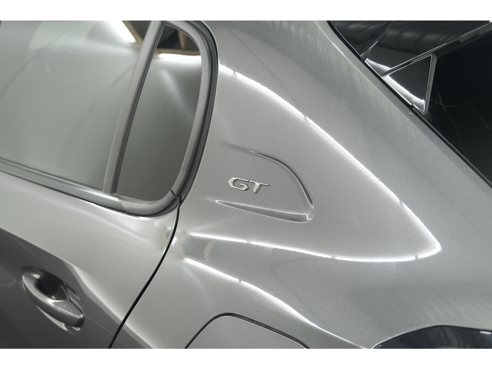 Peugeot 208 PureTech 100 GT | Camera | Adaptieve Cruise Control | Navigatie | Apple Carplay