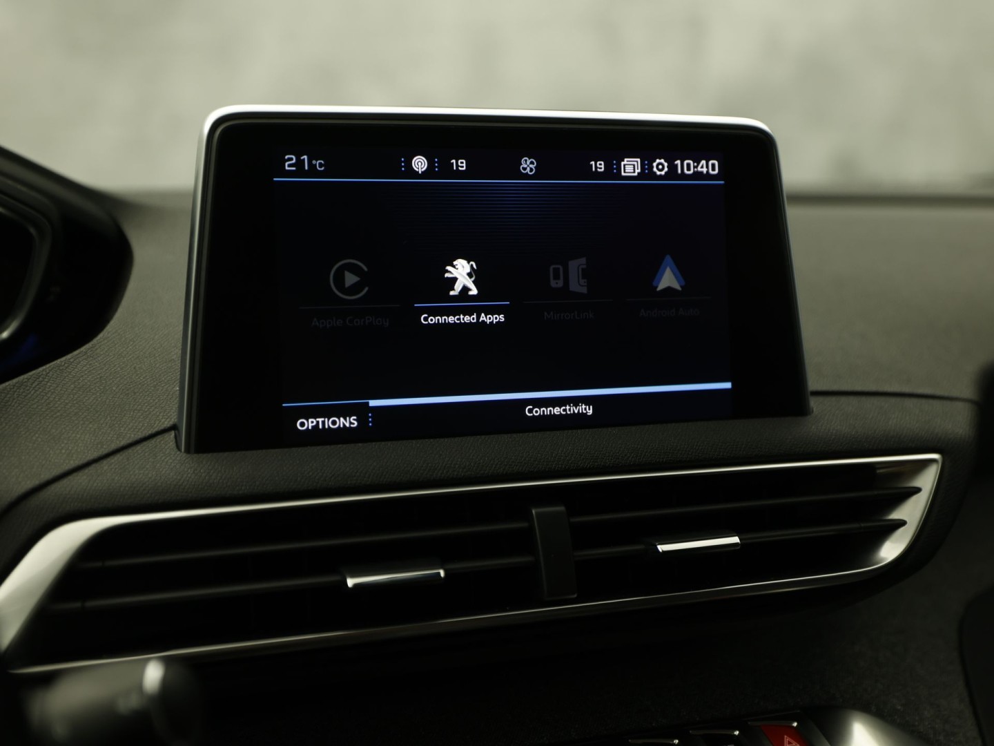 Peugeot 3008 1.2 PureTech Allure Sport Automaat (APPLE CARPLAY, GROOT NAVI, 360 CAMERA, STOELVERWARMING, LEDER, SPORTSTOELEN, ADAPTIVE CRUISE, GETINT GLAS, KEYLESS, NIEUWSTAAT)