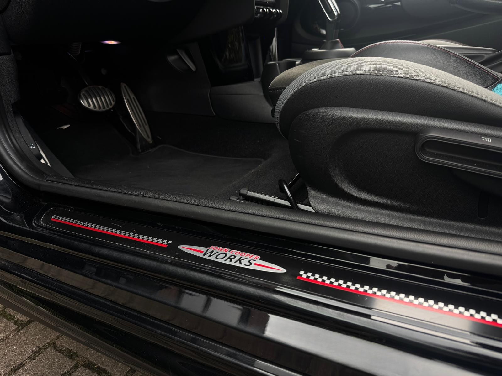 MINI 3-Deurs 2.0 Cooper S 192PK John Cooper Works Pano Schaalstoelen