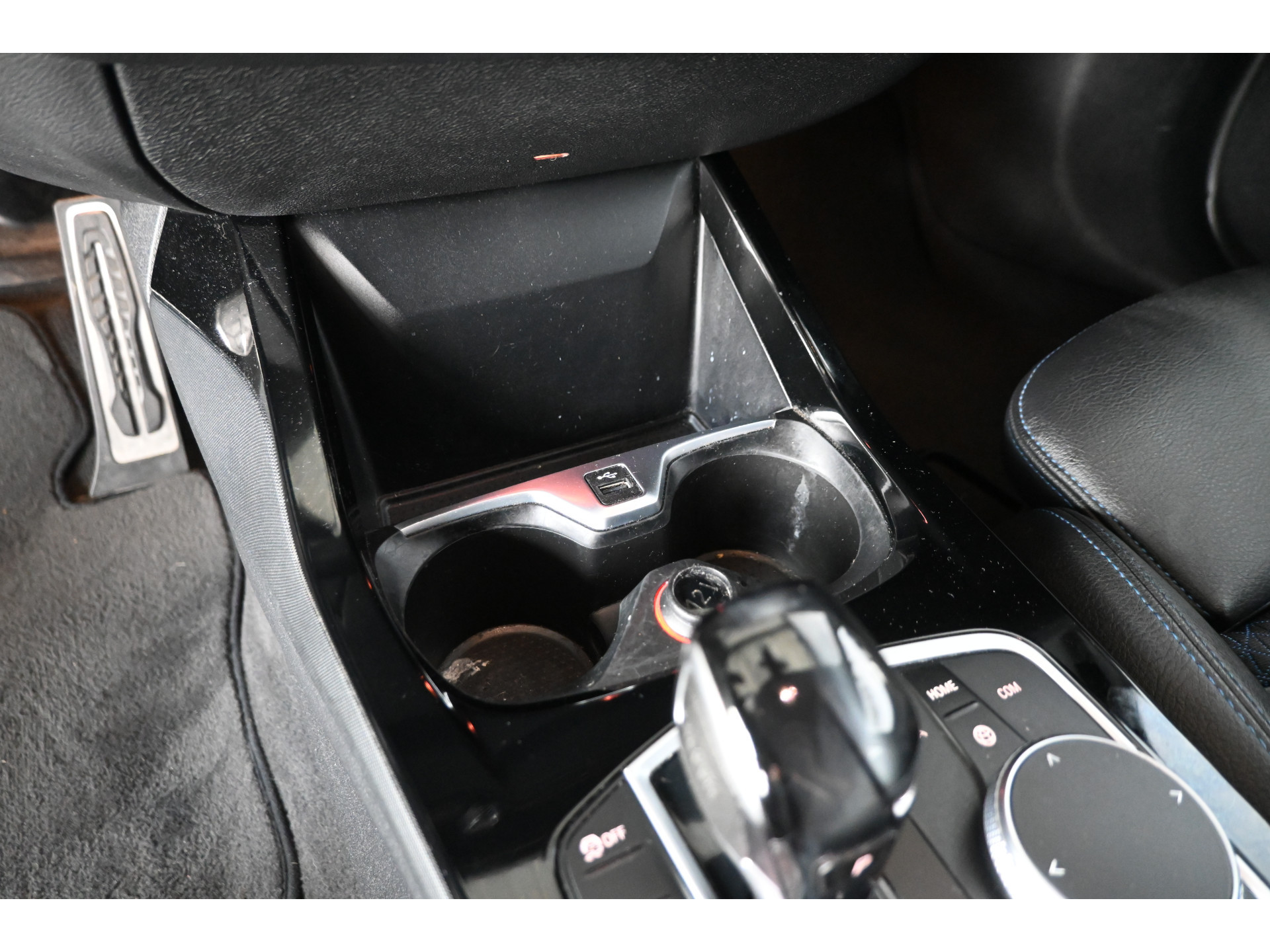 BMW 1-serie 118i High Executive Aut M Sport Navigatie Carplay Dealer Onderhouden! Inruil Mogelijk!