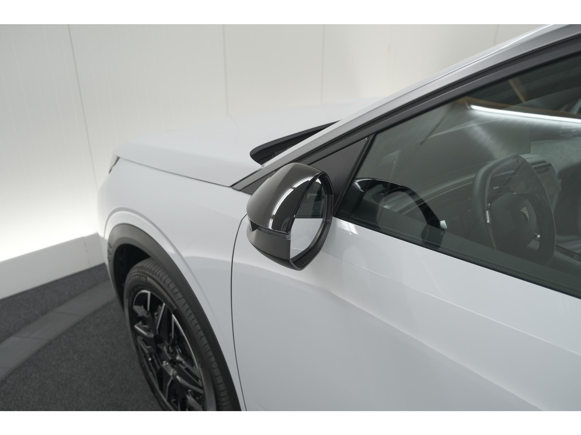 Peugeot 5008 Hybrid 136 e-DCS6 Allure | 7 Zitplaatsen | Camera | Stoelverwarming | Panoramic Navigation pack