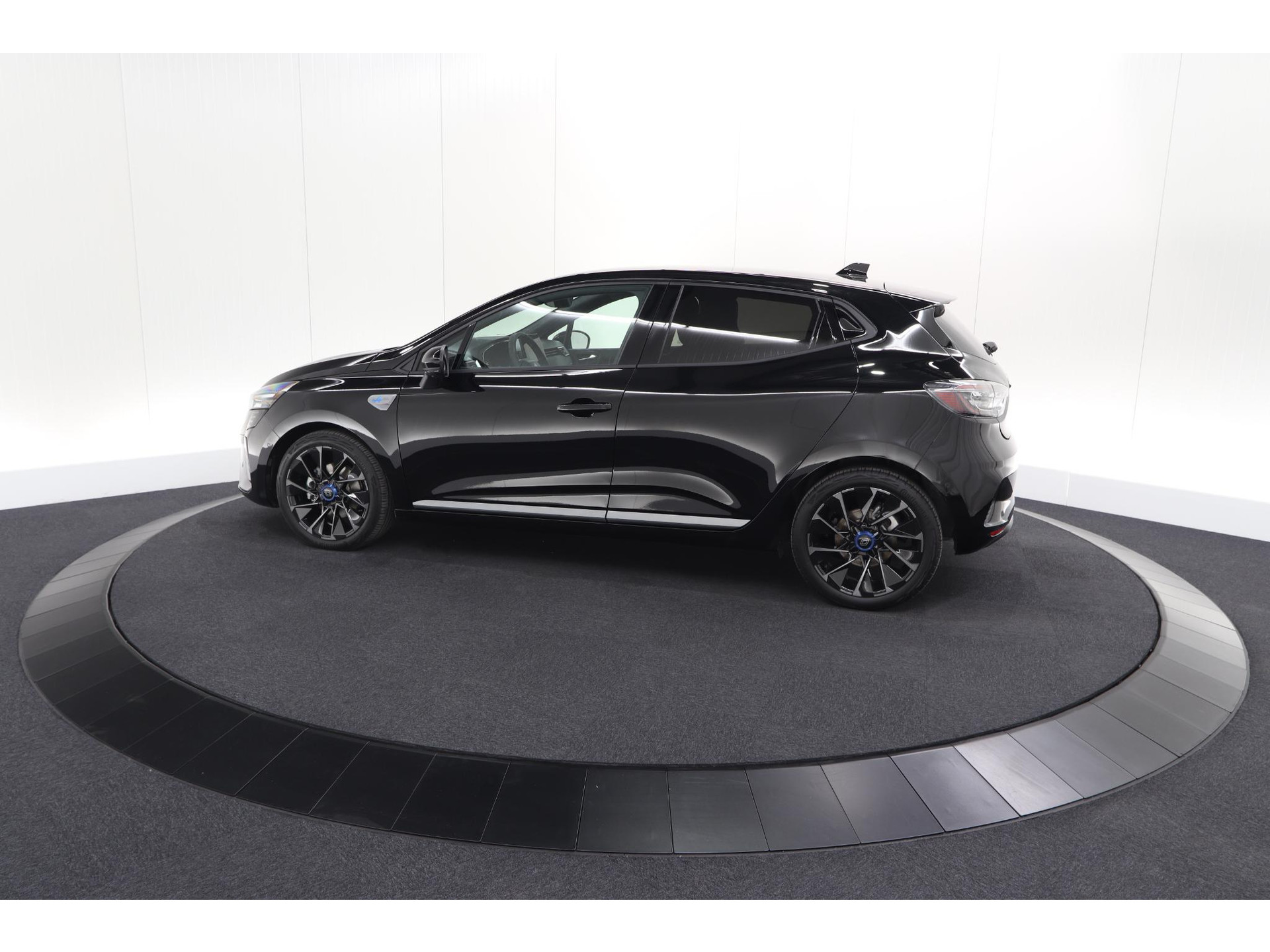 Renault Clio 1.6 E-Tech Full Hybrid 145 esprit Alpine | 360 Camera | Adaptieve Cruise Control | Dodehoekdetectie | 9.3 Inch Infotainmentscherm