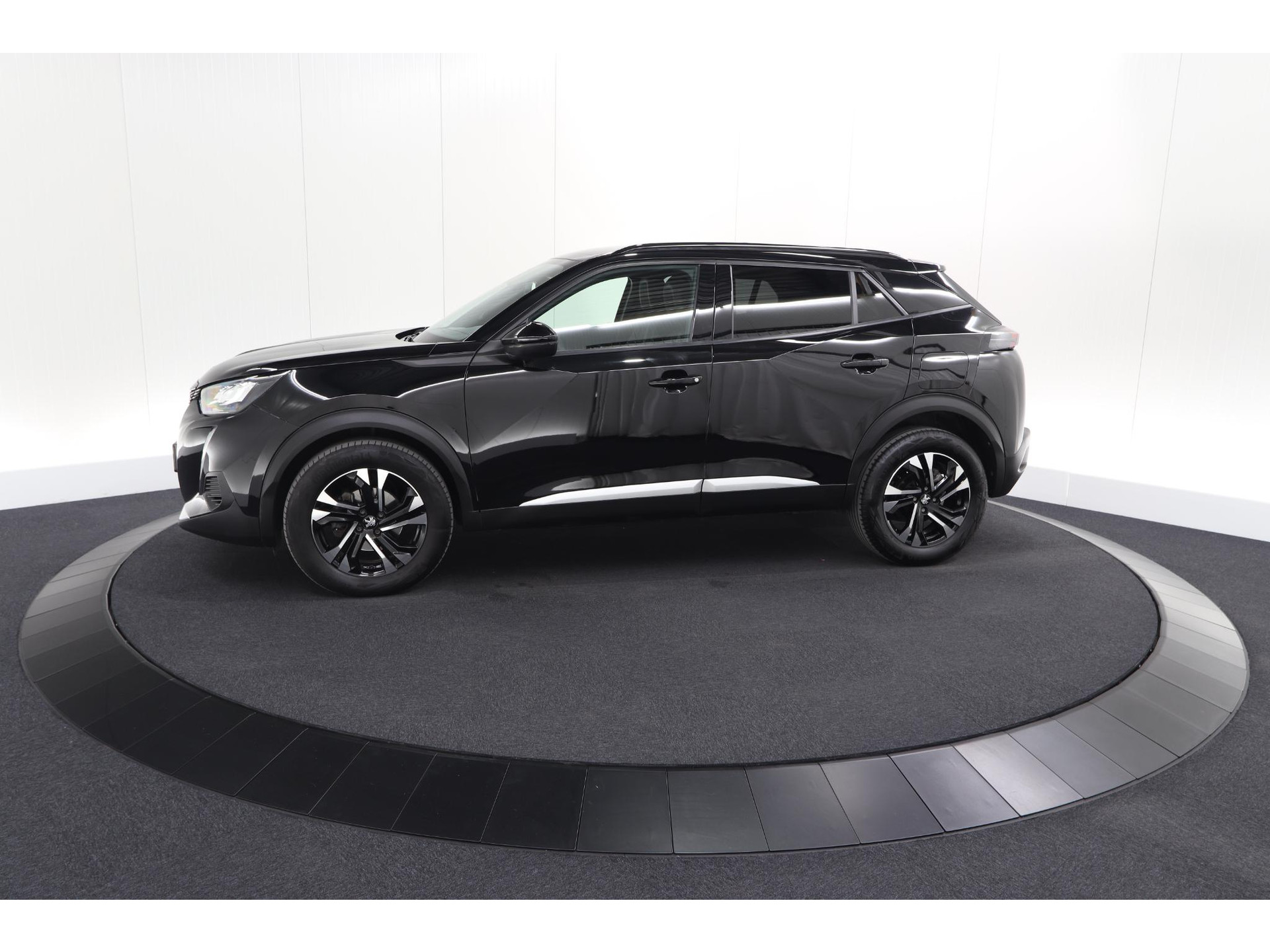 Peugeot 2008 PureTech Allure Pack | Navigatie | Parkeersensoren | Apple Carplay