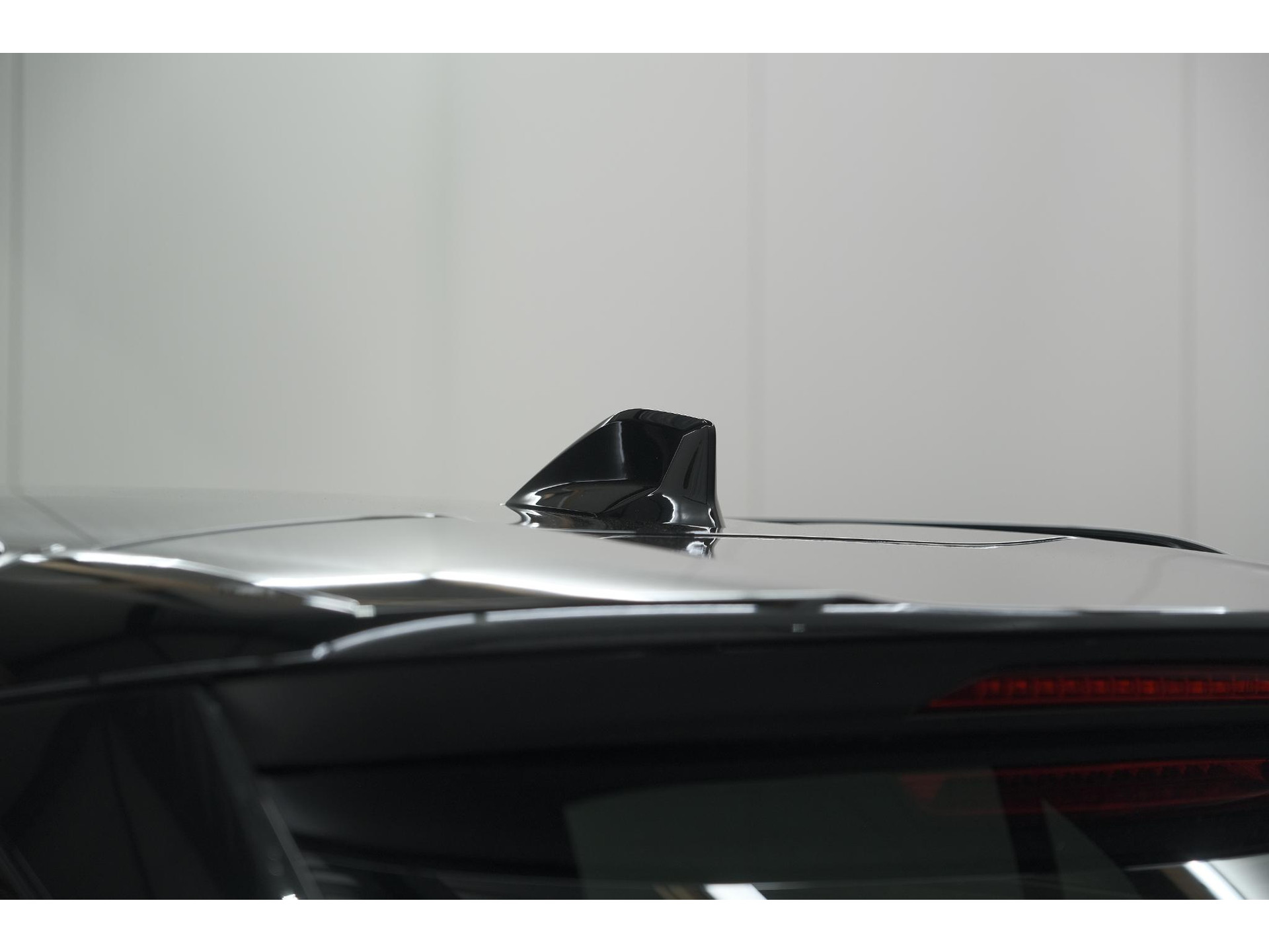 Peugeot e-2008 EV Allure 54 kWh | 11 KW Lader | Warmtepomp | Apple Carplay | Parkeersensoren