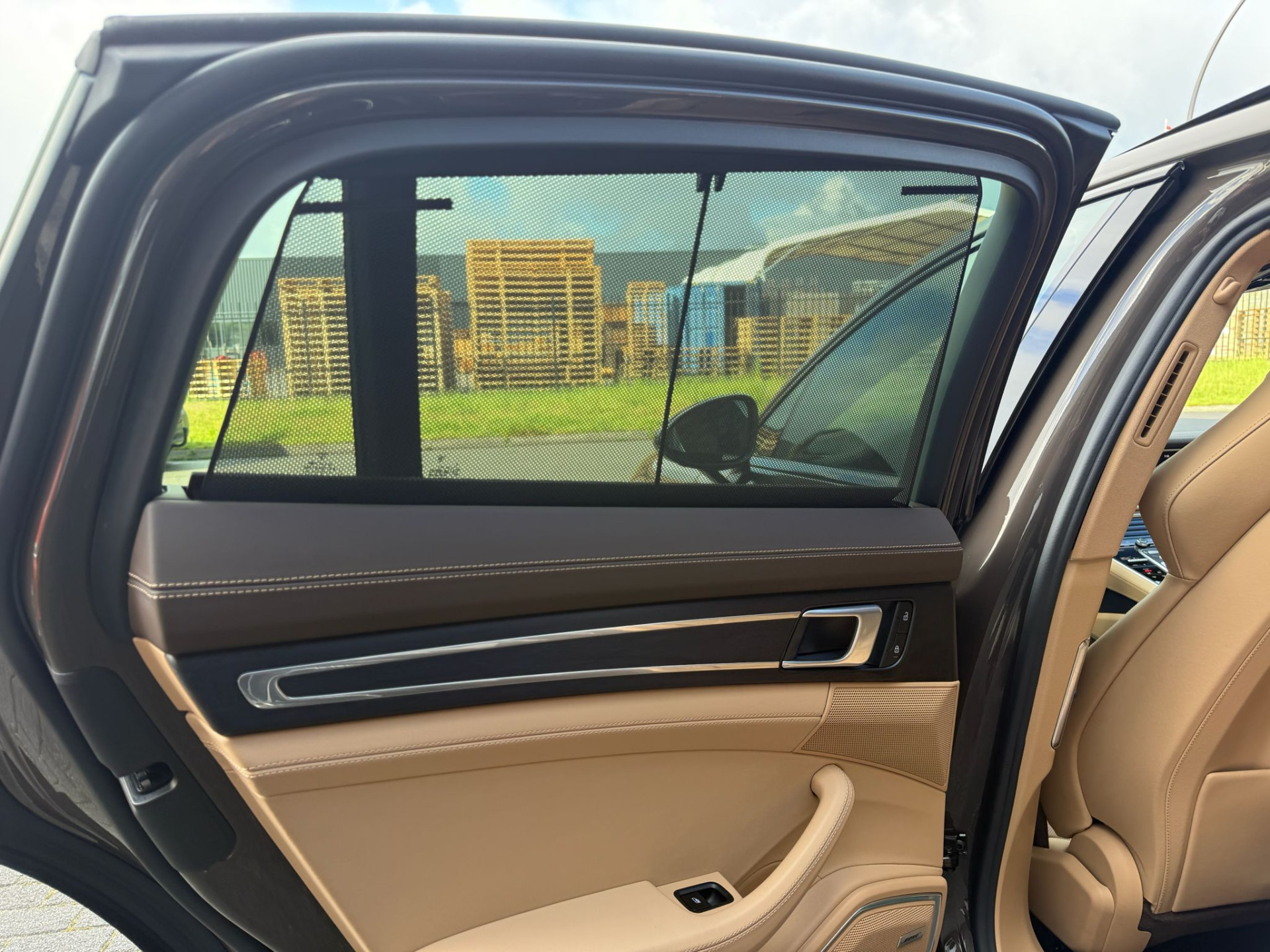 Porsche Panamera 2.9 4 E-Hybrid Platinum Edition | 2E EIGENAAR | 3/6/12MND GARANTIE | ACC | PANO | HUD | CARPLAY | SFEER | 360 CAMERA | BOMVOL | SOFTCLOSE |