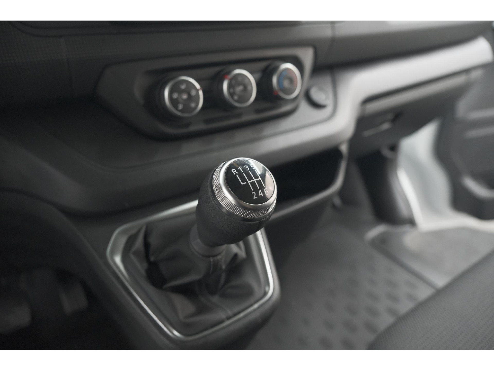 Renault Trafic 2.0 Blue dCi 130 T30 L2H1 Advance | Camera | Apple Carplay | Parkeersensoren