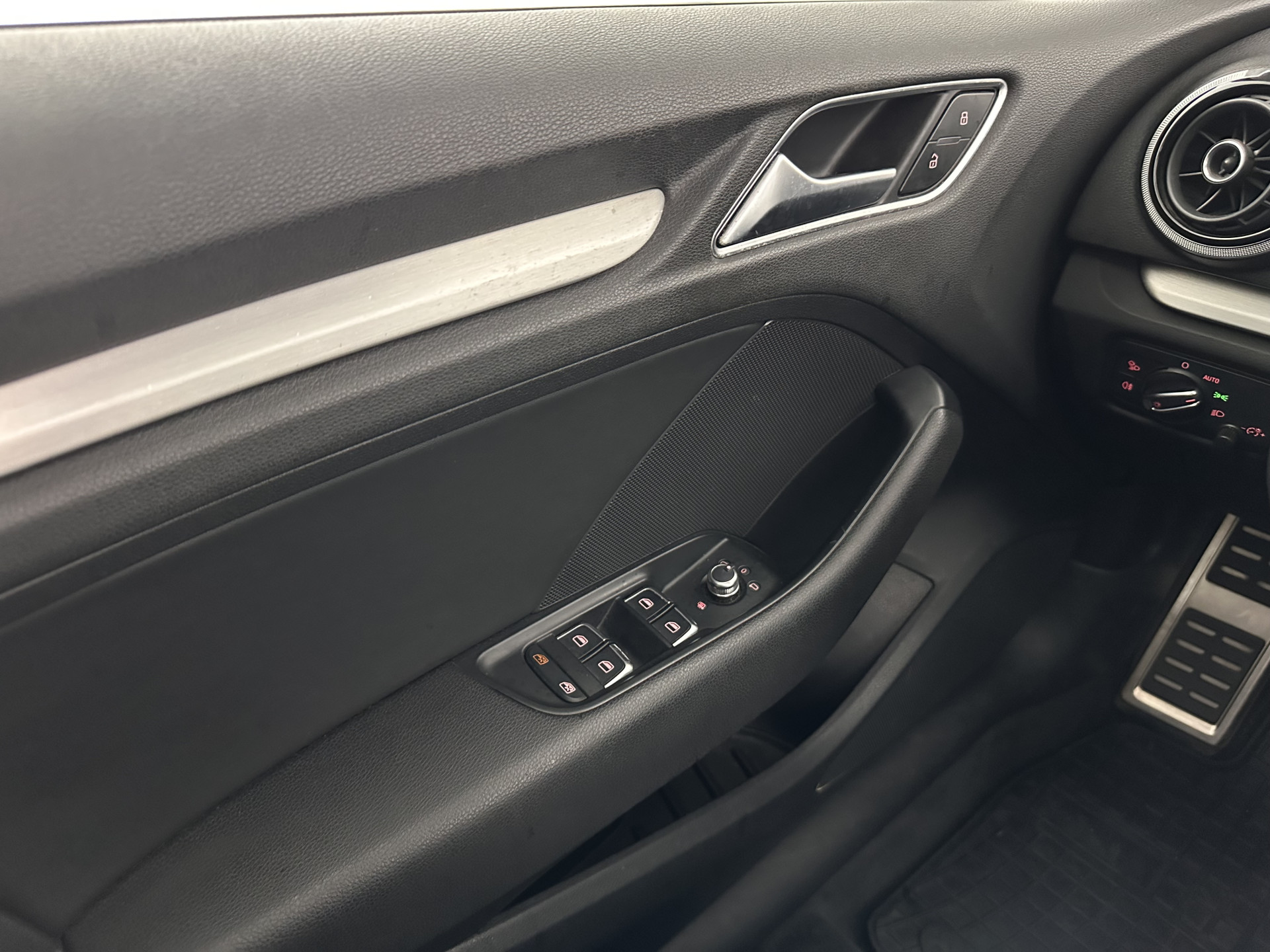 Audi S3 Sportback 2.0 TFSI Quattro Pro Line Plus Aut. *PANO | LEATHER | HEATED-SPORTSEATS | ADAPTIVE-CRUISE | FULL-LED | KEYLESS | CAMERA | NAVI-FULLMAP | PRIVACYGLASS | SHIFTPADDLES | ECC | PDC | 18''ALU*