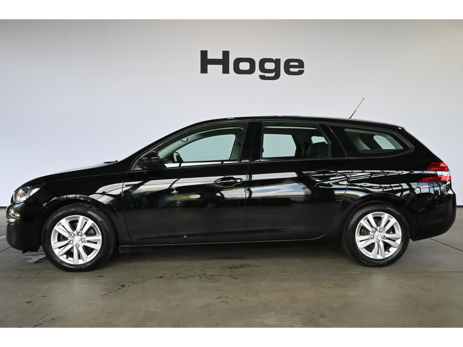 Peugeot 308 SW 1.6 BlueHDI Blue Lease Pack Nap Clima Cruise NavigatieTrekhaak PDC Goed Onderhouden! Inruil Mogelijk!