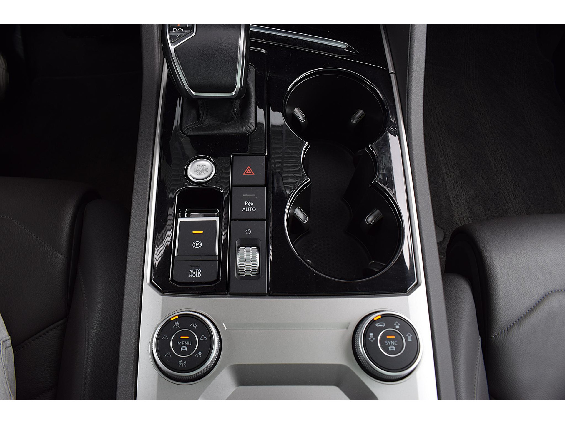Volkswagen Touareg 3.0 TSi eHybrid 4MOTION | Trekhaak | Luchtvering | Pano | Leer | Memory | SOH 97,6%