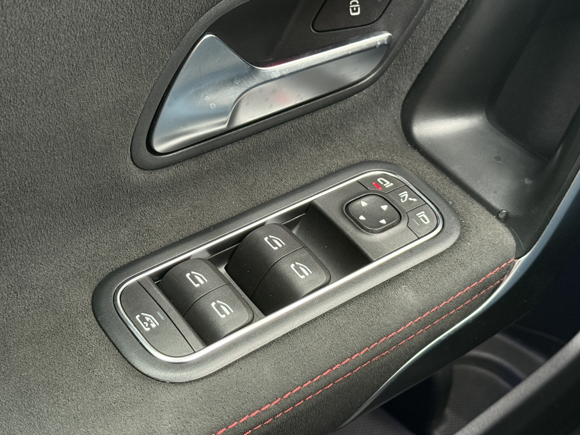 Mercedes-Benz A-klasse 220 4MATIC Premium | Panoramadak | Sfeerverlichting | Camera