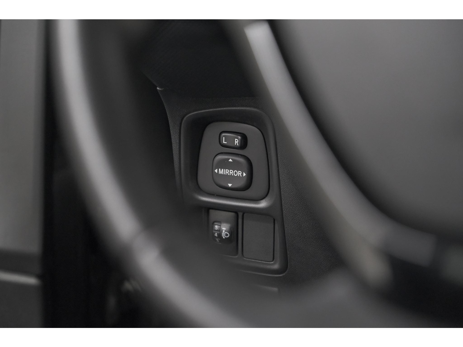 Citroen C1 1.0 VTi Shine | Automaat | Stoelverwarming | Camera | Lederen bekleding