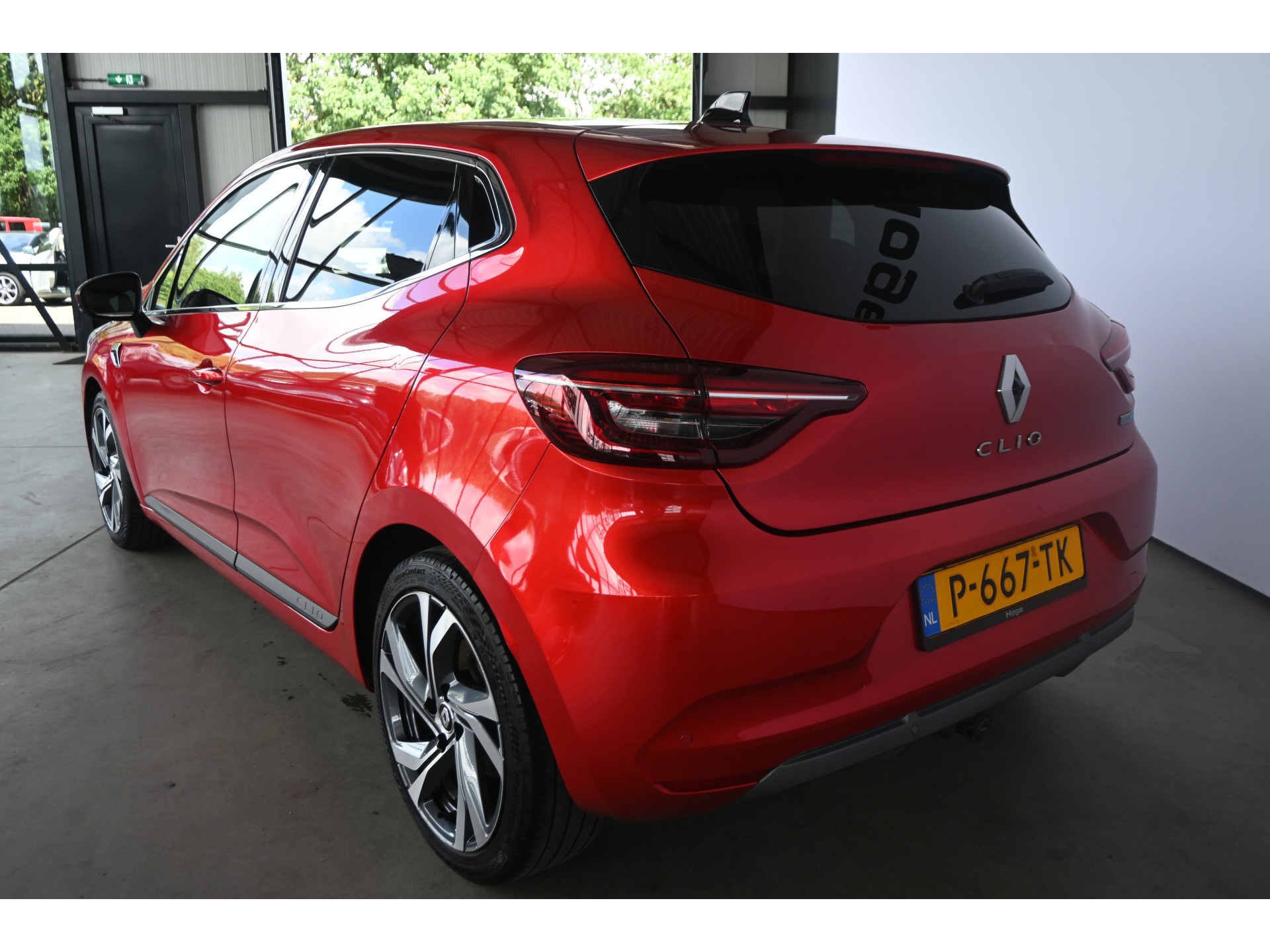Renault Clio 1.6 E-Tech Hybrid 140 R.S. Line Navigatie Cruise Trekhaak Clima 1e Eigenaar 100% Onderhouden! Inruil Mogelijk!