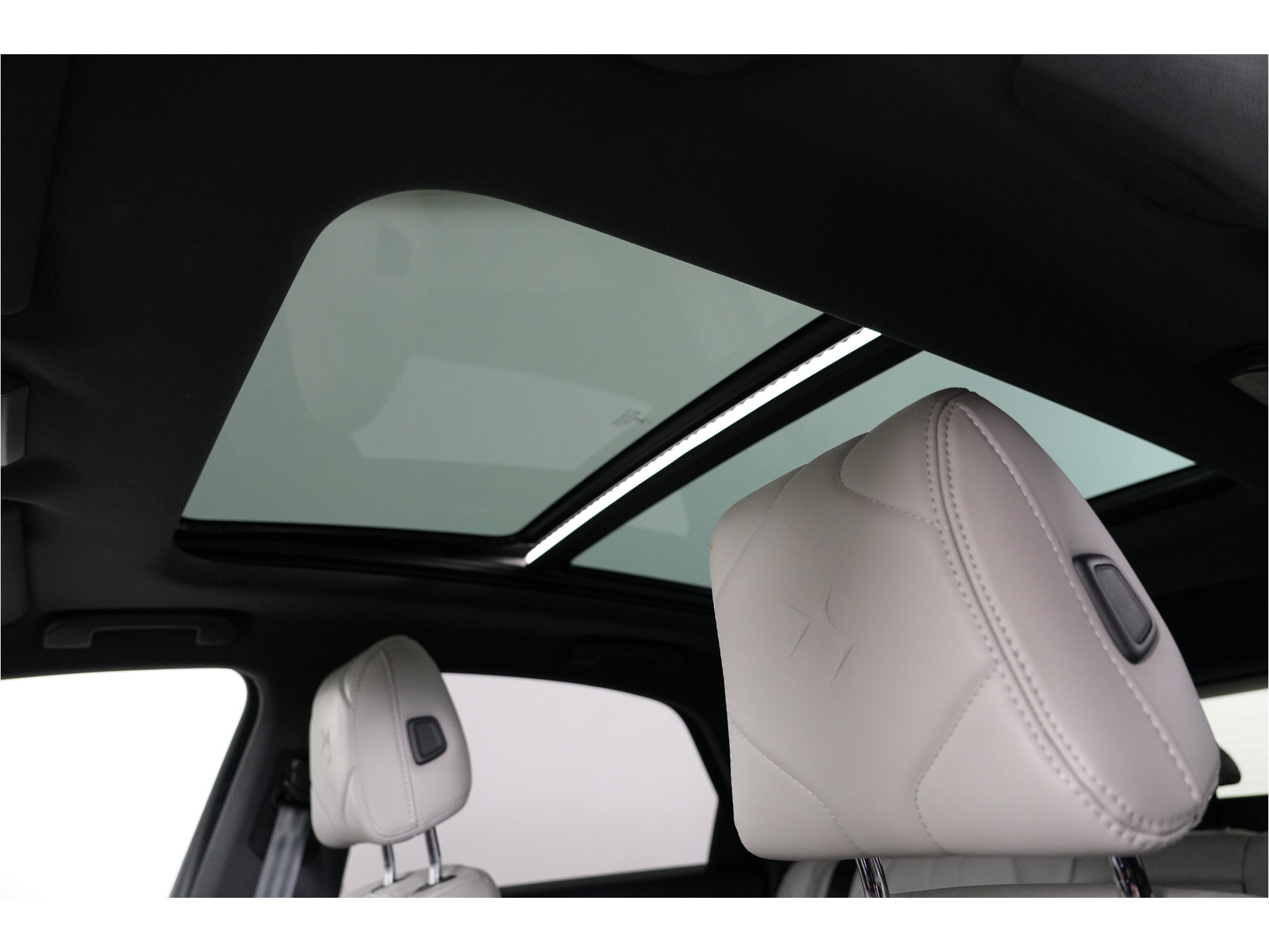 DS 7 E-Tense 4x4 La Première 360 pk PHEV | SOH 96% | Pano | Massage | Nachtzicht | Focal | 360° Cam | Nappa |