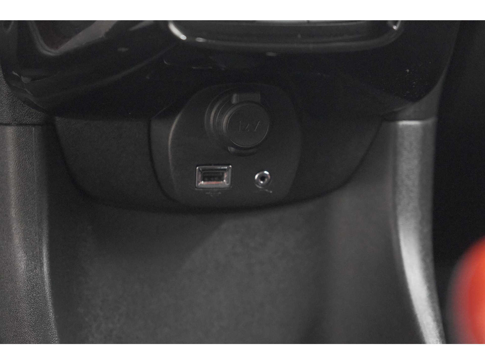 Peugeot 108 1.0 e-VTi Allure TOP! | Elektrisch Vouwdak | Trekhaak | Camera | Apple Carplay