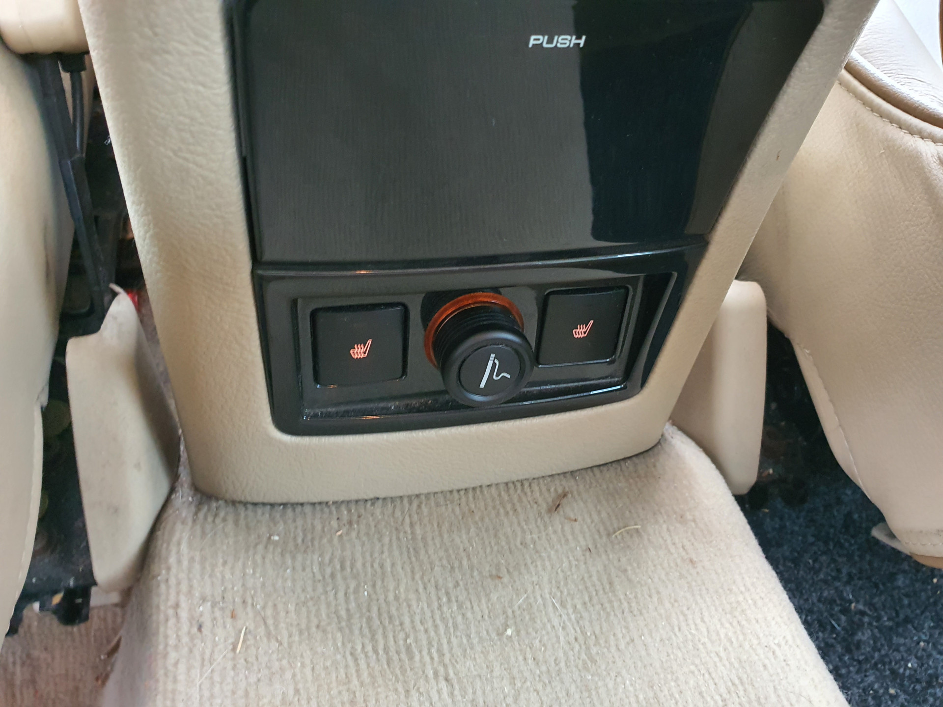 Peugeot 607 2.7 HDiF Executive Ivoire-Pack Aut. *PANO | XENON | NAPPA-FULL-LEATHER | NAVI-FULLMAP | CRUISE | MEMORY-PACK | HEATD-COMFORTSEATS | TOWBAR | HEATED-SEATS | 17"ALU*