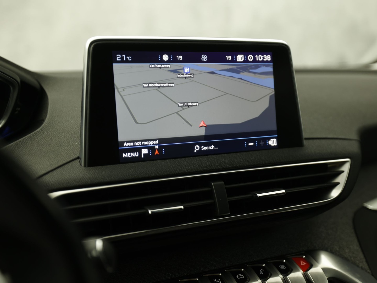 Peugeot 3008 1.2 PureTech Allure Sport Automaat (APPLE CARPLAY, GROOT NAVI, 360 CAMERA, STOELVERWARMING, LEDER, SPORTSTOELEN, ADAPTIVE CRUISE, GETINT GLAS, KEYLESS, NIEUWSTAAT)