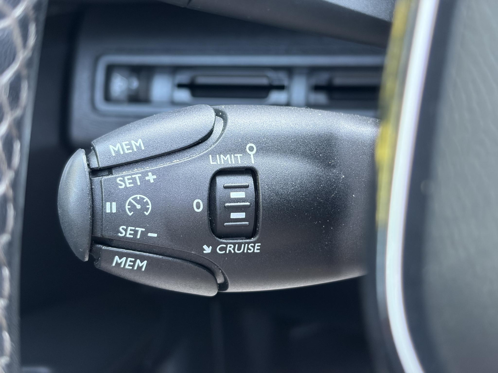 Peugeot 3008 1.2 PureTech Allure Distributieriem vv in 2025 l Pano l 360° Camera l Carplay l Dealer Onderhouden l Navi l Halfleder l Pdc l Keyless l 131pk l 6 Bak l Apk tot 12-2026