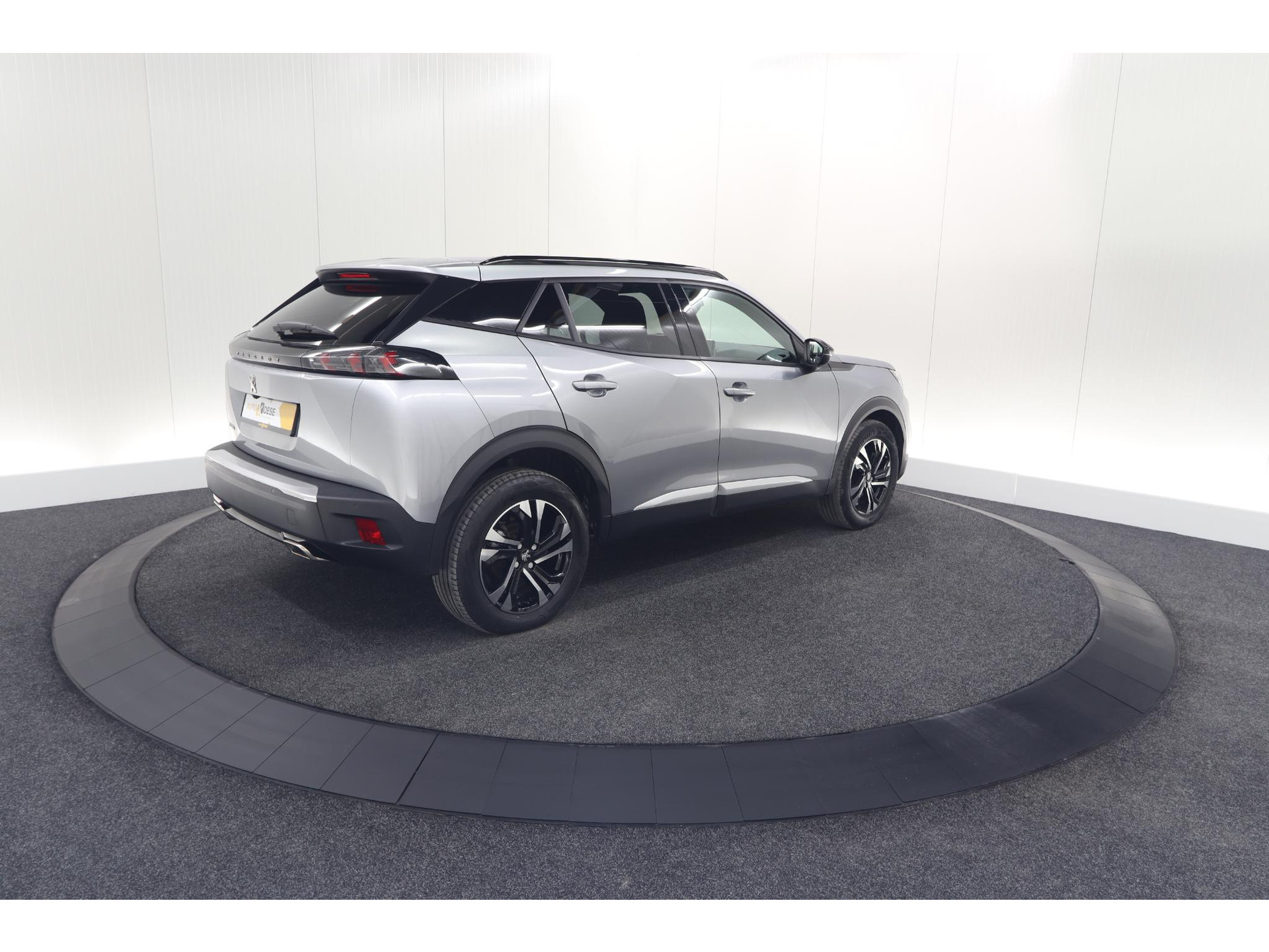 Peugeot 2008 PureTech 130 Allure Pack | Camera | Adaptieve Cruise Control | Apple Carplay | Stoelverwarming
