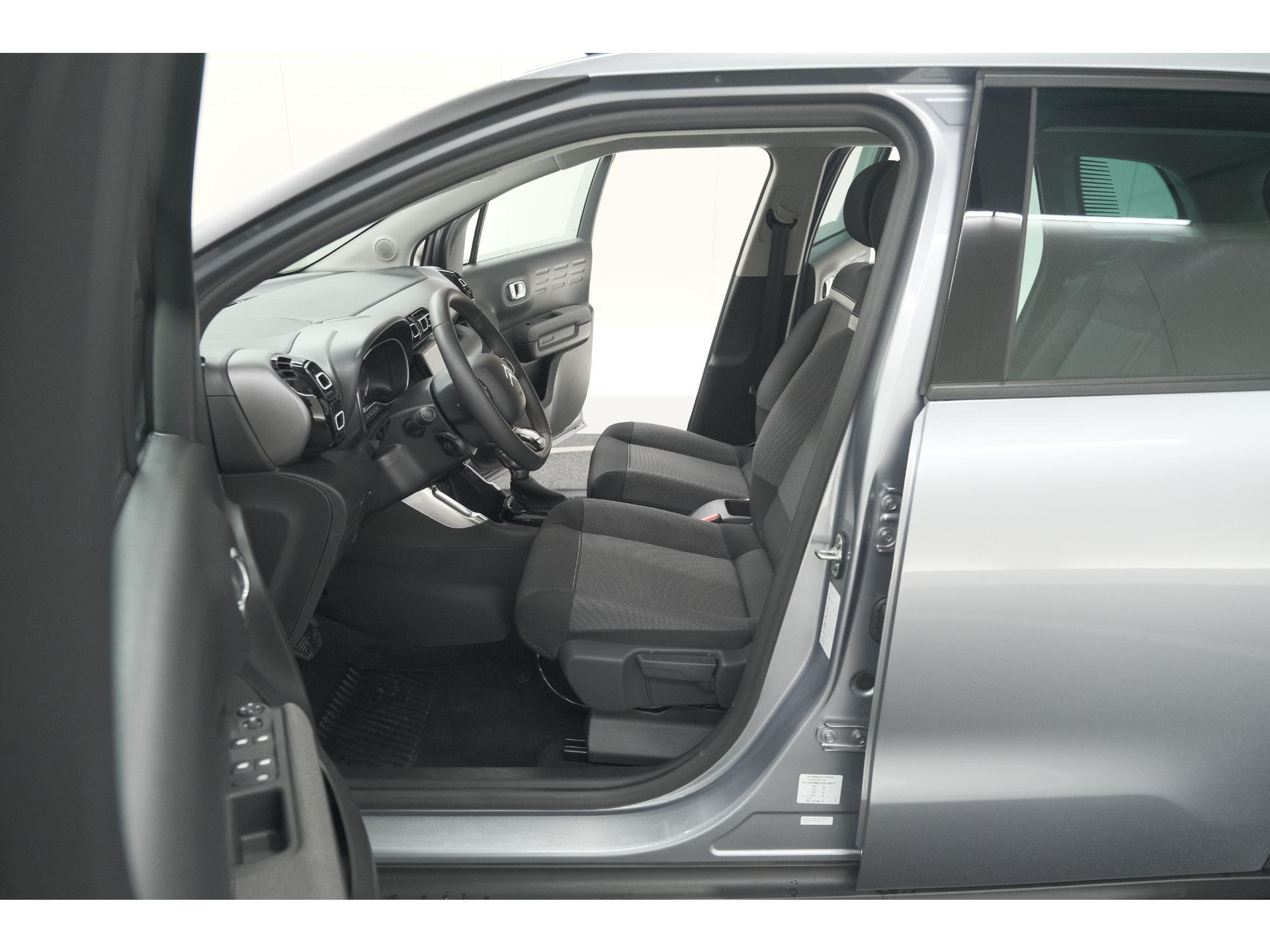Citroen C3 Aircross PureTech 130 EAT6 Max | Allseason Banden | Parkeersensoren | Navigatie | Apple Carplay