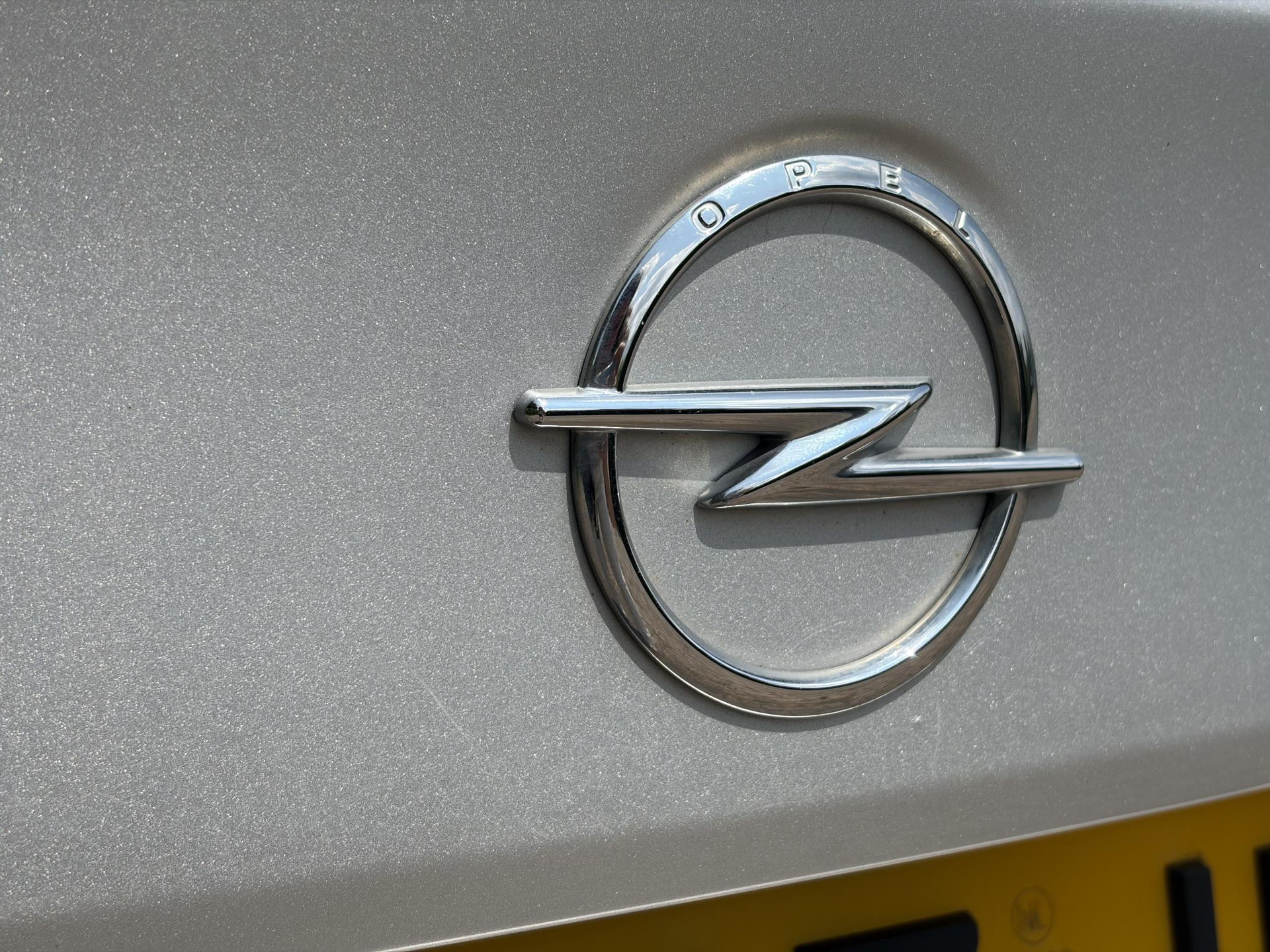Opel Astra Sports Tourer 1.2 Ultimate 146pk,Afn Trekhaak,Camera,Keyless,Carplay,6 Bak,Stoelverw,Lm velgen,Alcantara-Leder,Dealer Onderhouden,Clima,Cruise,Dodehoek,Rijstrooksensor,N.A.P,Pdc V+A,Apk tot 07-2028