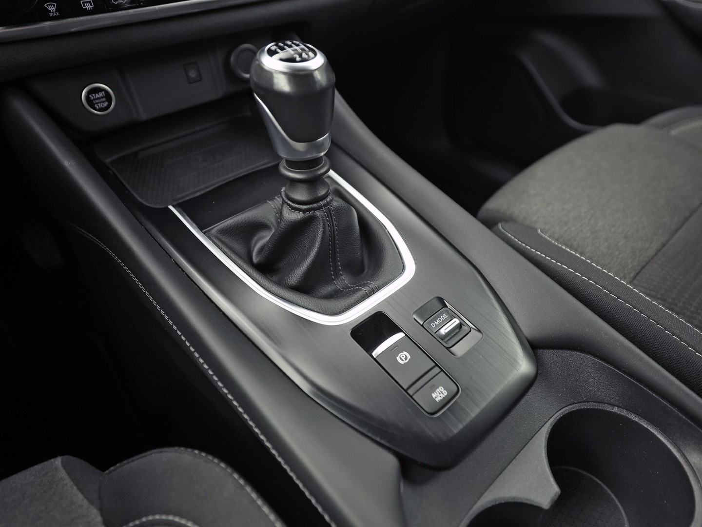 Nissan Qashqai 1.3 MHEV N-Style (GROOT NAVI, 1e EIGENAAR, APPLE CARPLAY, CLIMATE, 360 CAMERA, GETINT GLAS, SPORTSTOELEN, ADAPTIVE CRUISE, LANE ASSIST, NIEUWSTAAT)