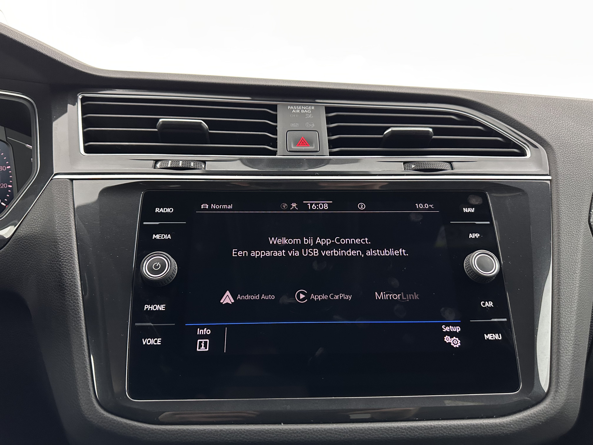 Volkswagen Tiguan 1.4 TSI Black-Style R-Line Business eHybrid ( Plug-in ) (INCL-BTW) *HEAD-UP | FULL-LED | ADAPTIVE-CRUISE | TOPVIEW | KEYLESS | DIGI-COCKPIT | HEATED-COMFORTSEATS | NAVI-FULLMAP | DAB+ | PRIVACYGLASS | ECC | CARPLAY | PDC | 20''ALU
