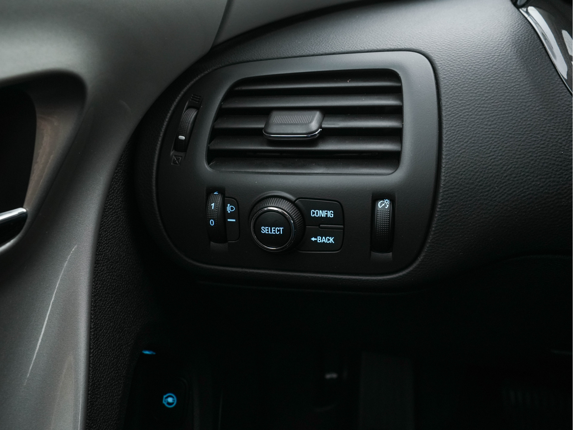 Chevrolet Volt 1.4 LT Plug-In Hybrid Aut. * LEATHER | HEATED-COMFORTSEATS | CRUISE | DIGI-COCKPIT | KEYLESS | ECC | 17"ALU*