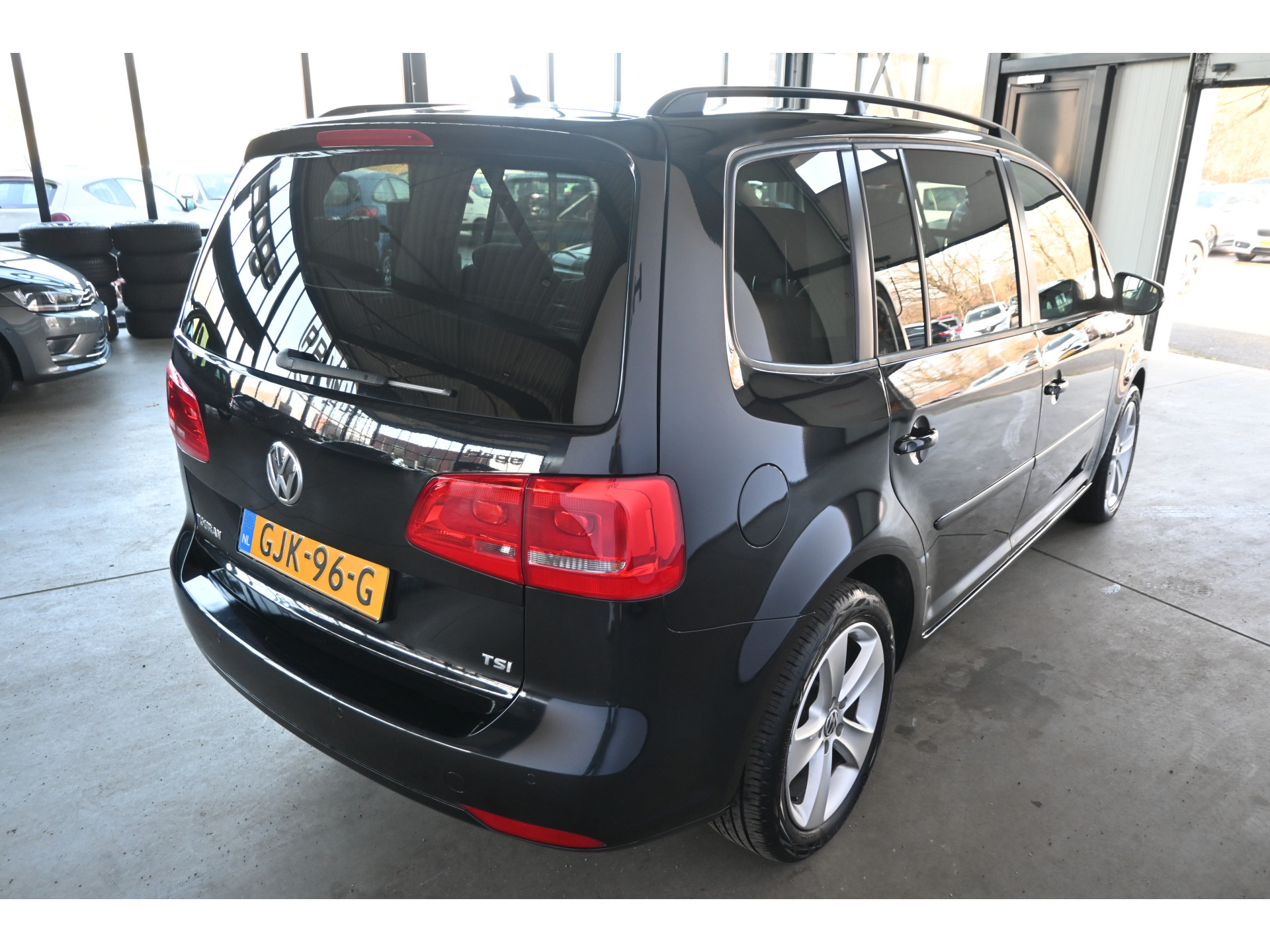 Volkswagen Touran 1.4 TSI Comfortline Clima Cruise control Stoelverwarming 100% Onderhouden! Inruil Mogelijk!