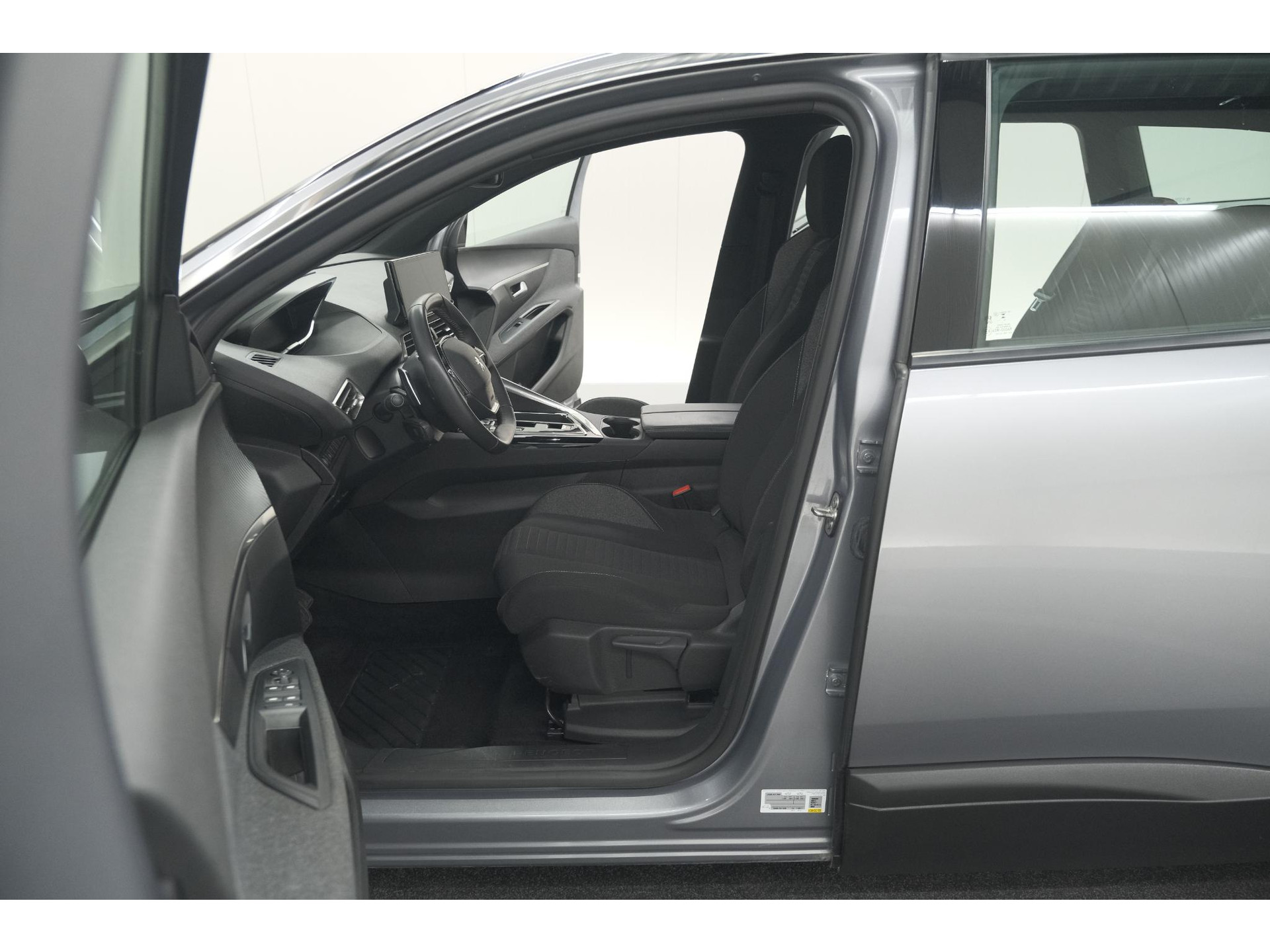 Peugeot 5008 PureTech 130 EAT8 Active Pack | 7 Zitplaatsen | Camera | Apple Carplay | Parkeersensoren