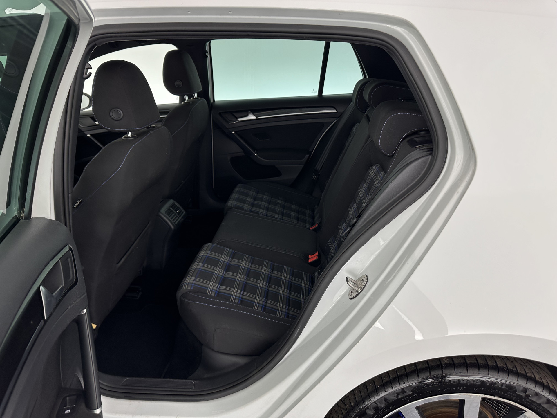 Volkswagen Golf 1.4 TSI GTE Aut. *FULL-LED | NAVI-FULLMAP | SPORT-SEATS | DAB+  | TOWBAR | ECC | SHIFT-PADDLES | PARKPILOT | CRUISE | 18''ALU*