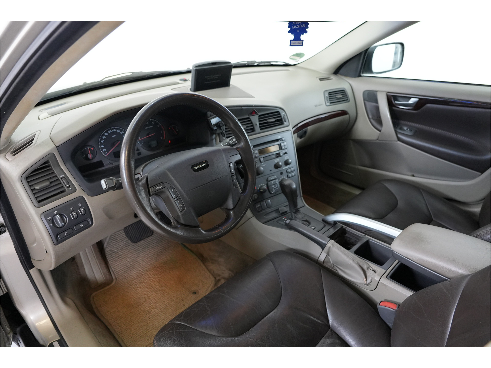 Volvo V70 Cross Country 2.4 T Geartr. Comf. | Blijvend Youngtimer | Trekhaak | Lage stand |