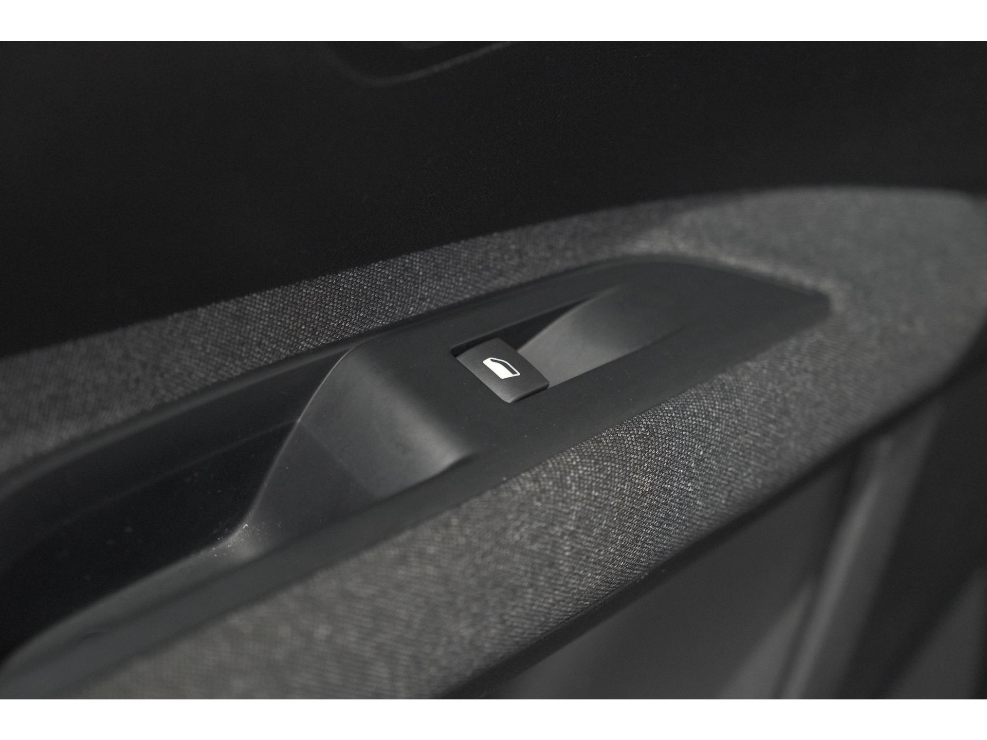 Peugeot 5008 PureTech 130 EAT8 Active Pack | 7 Zitplaatsen | Camera | Navigatie | Apple Carplay | Parkeersensoren