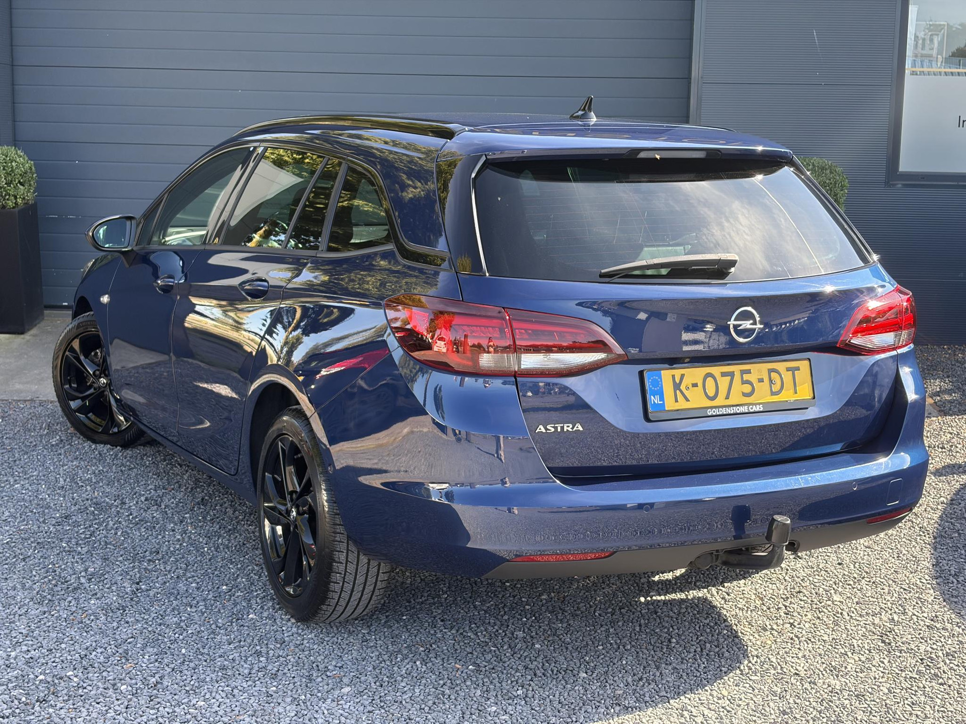 Opel Astra Sports Tourer 1.2 Ultimate ✓146pk✓2e Eigenaar✓Trekhaak✓Camera✓Carplay✓Navi✓Alcantara-Leder✓17''Lmv✓Stoelverw-Stuurverw✓Net beurt gehad✓Dodehoek✓Rijstrooksensor✓Pdc V+A✓6 Bak✓N.A.P✓Bj 11-2020✓Apk tot 08-2028