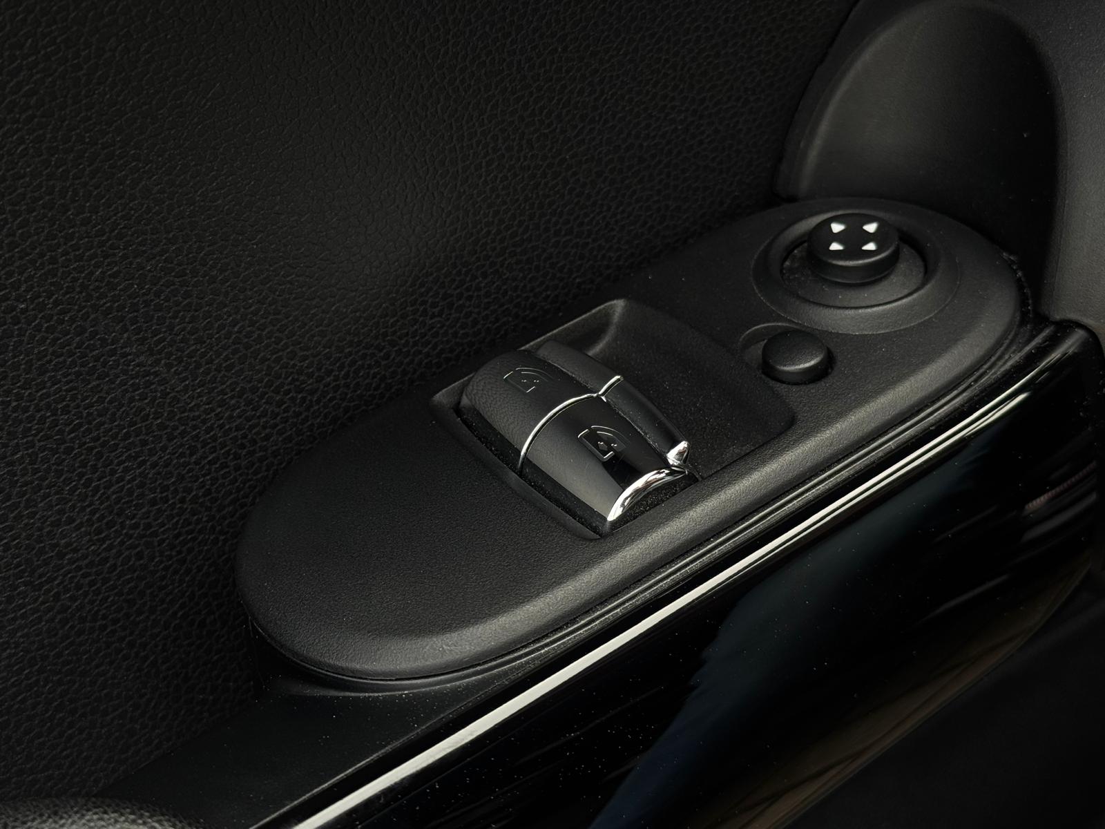 MINI 3-Deurs 2.0 Cooper S 192PK John Cooper Works Pano Schaalstoelen