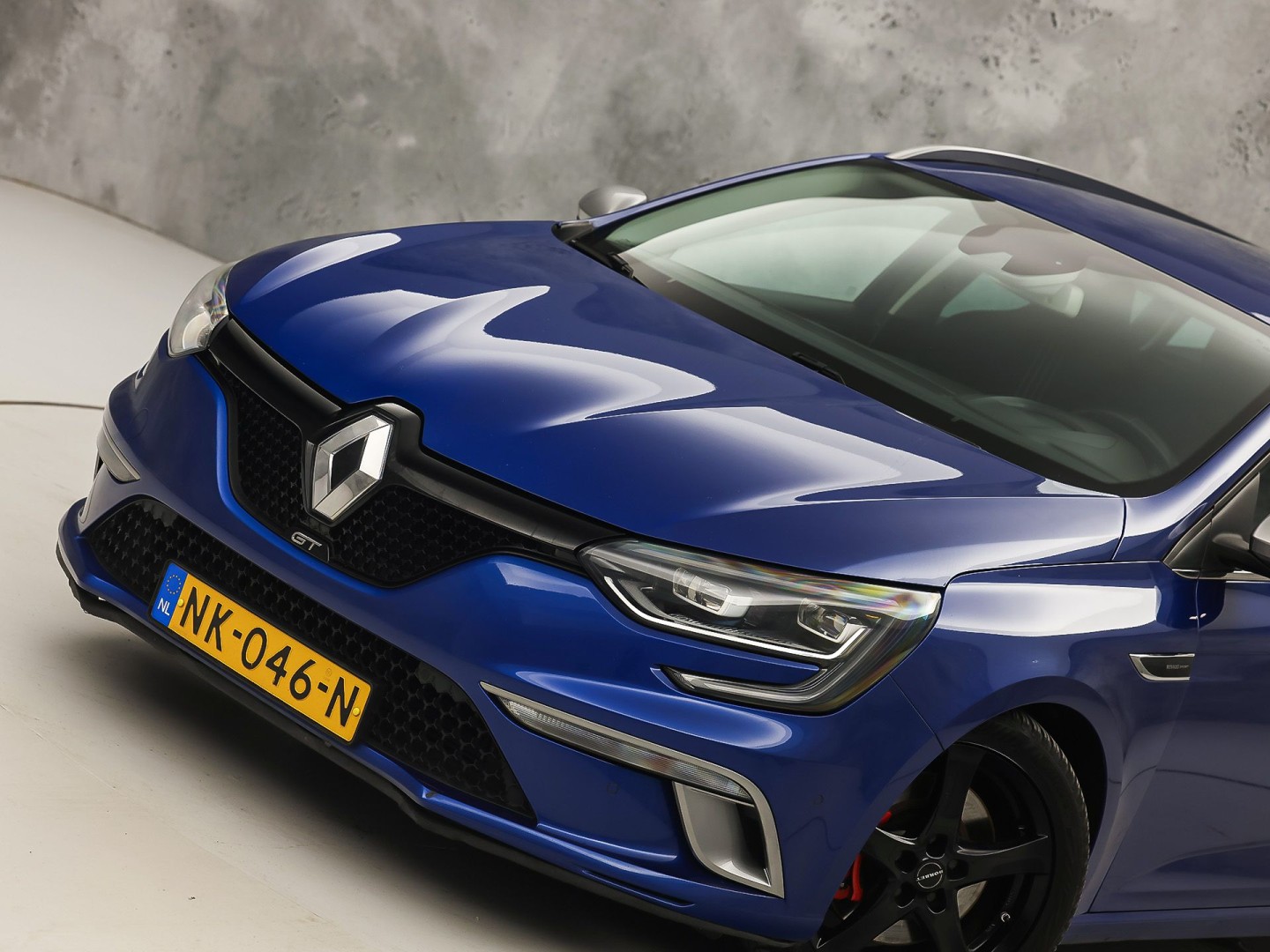 Renault Mégane Estate 1.6 TCe GT 205Pk Automaat (VIRTUAL COCKPIT, GROOT NAVI, KUIPSTOELEN, HEAD-UP DISPLAY, CAMERA, ADAPTIVE CRUISE, BOSE, STOELVERWARMING, NIEUWSTAAT)