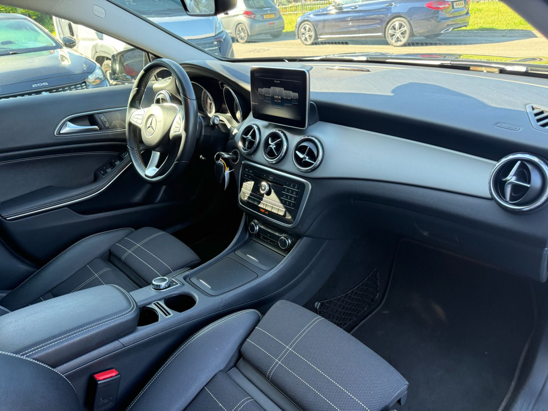 Mercedes-Benz GLA-klasse 200 Prestige | 1E EIGENAAR | 3/6/12MND GARANTIE| AUTOMAAT | PANO | LED | TREKHAAK | CRUISE | LMV |