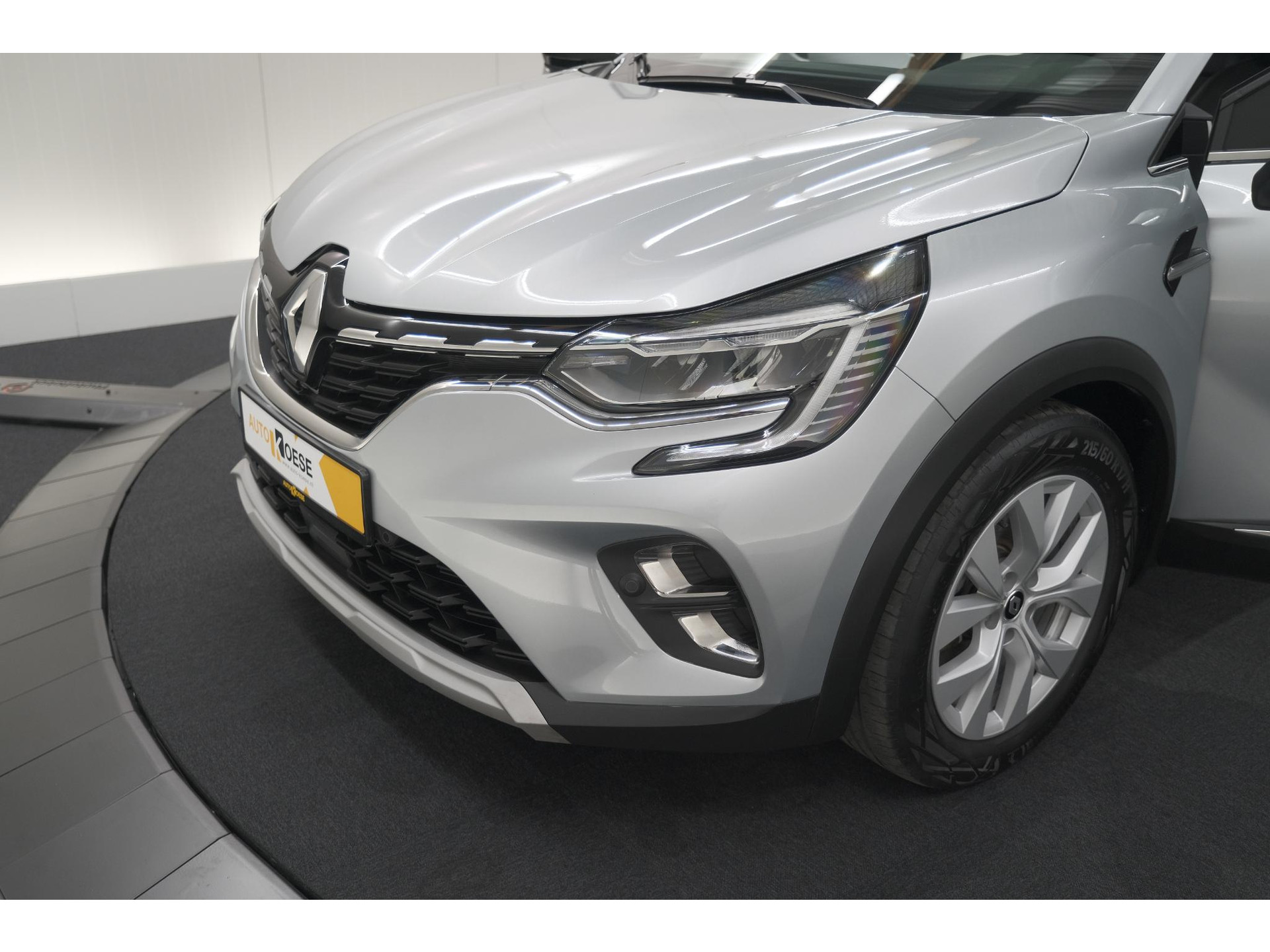 Renault Captur 1.6 E-Tech full hybrid 145 techno | Camera | Parkeersensoren | Climate control | Keyless