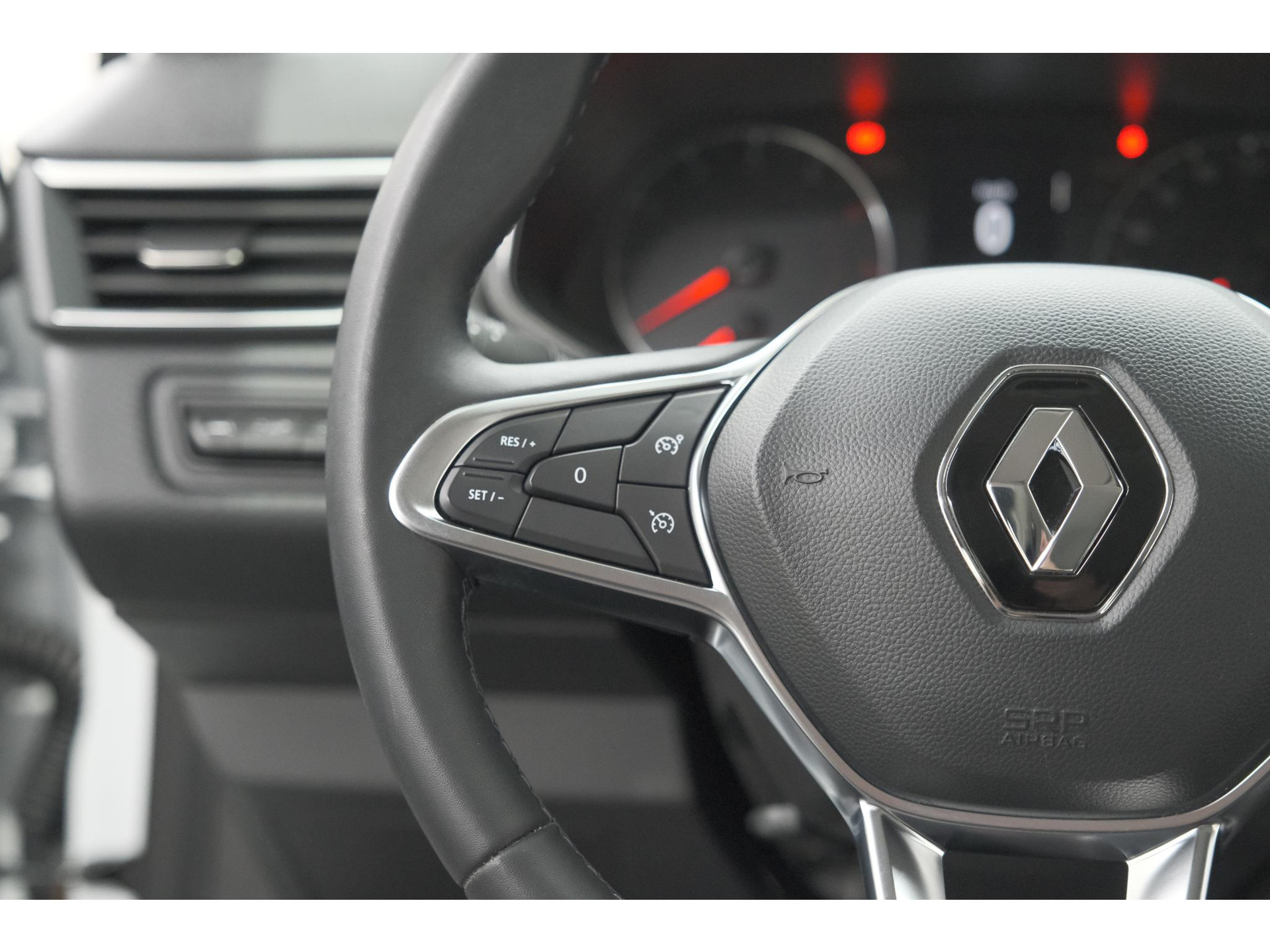 Renault Clio TCe 90 Equilibre | Parkeersensoren | Apple Carplay | Cruise Control | Airco