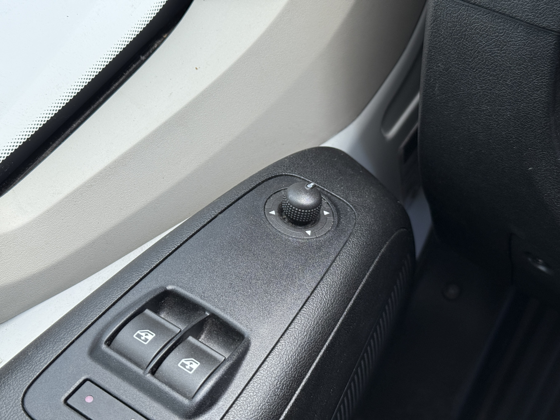 Peugeot Boxer 2.0 130PK Bakwagen Laadklep Nieuwe Distributieriem Navigatie Camera Airco Zijdeur Meubelbak Koffer